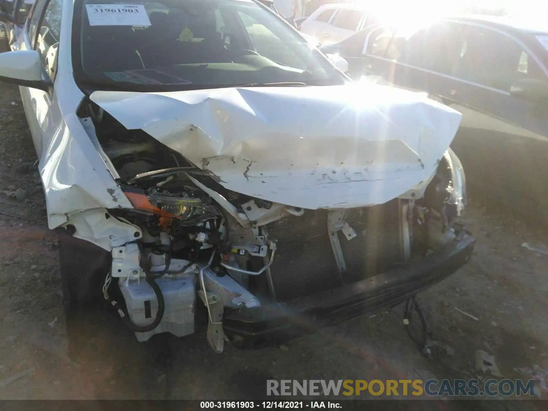 6 Photograph of a damaged car 5YFBURHE5KP939493 TOYOTA COROLLA 2019