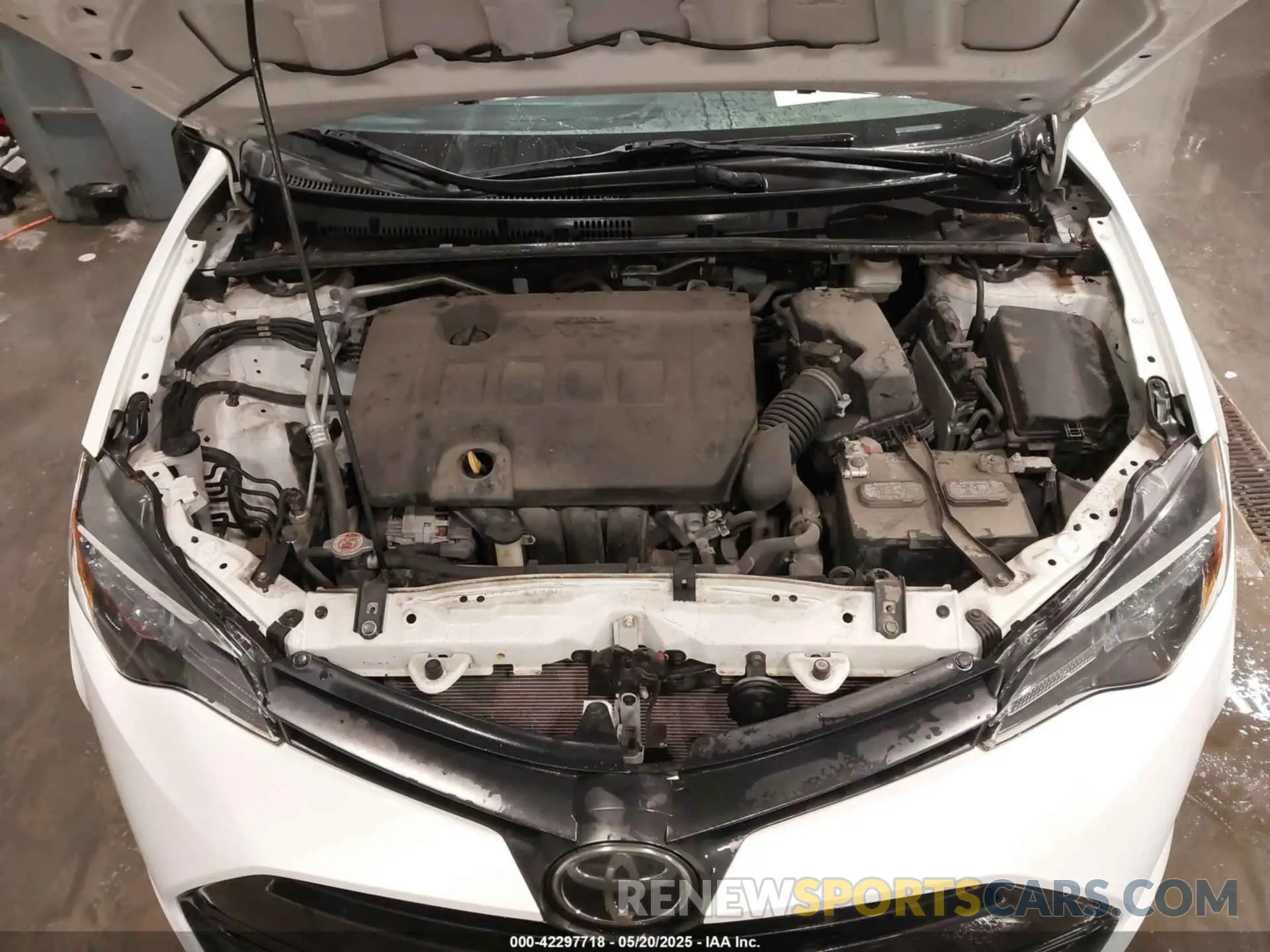 10 Photograph of a damaged car 5YFBURHE5KP941051 TOYOTA COROLLA 2019