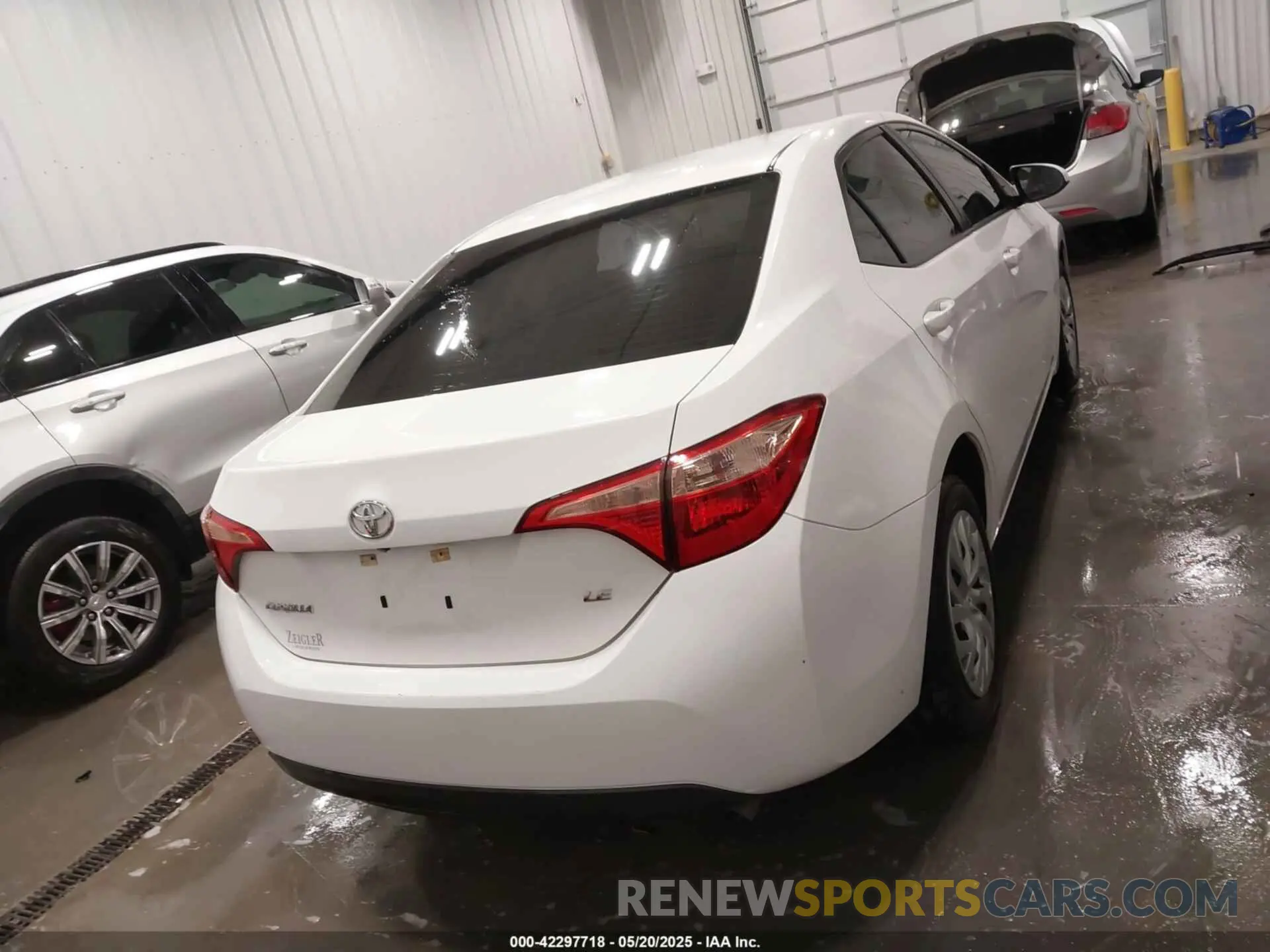 17 Photograph of a damaged car 5YFBURHE5KP941051 TOYOTA COROLLA 2019