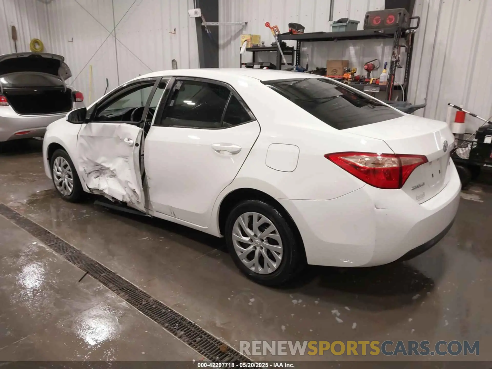 3 Photograph of a damaged car 5YFBURHE5KP941051 TOYOTA COROLLA 2019