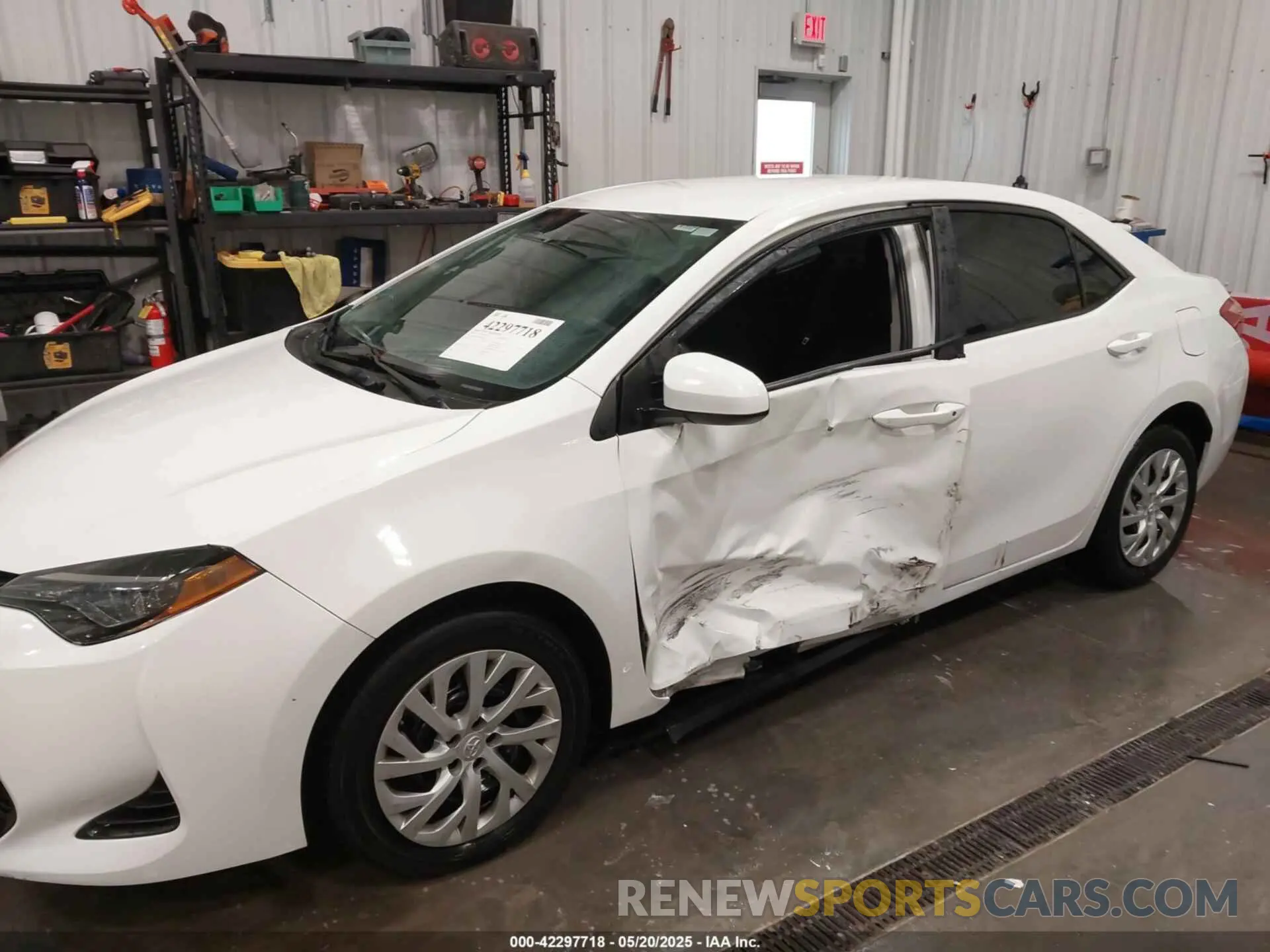 6 Photograph of a damaged car 5YFBURHE5KP941051 TOYOTA COROLLA 2019