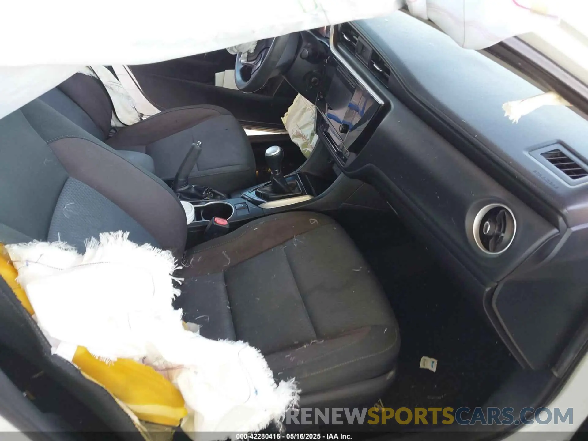 5 Photograph of a damaged car 5YFBURHE5KP945830 TOYOTA COROLLA 2019