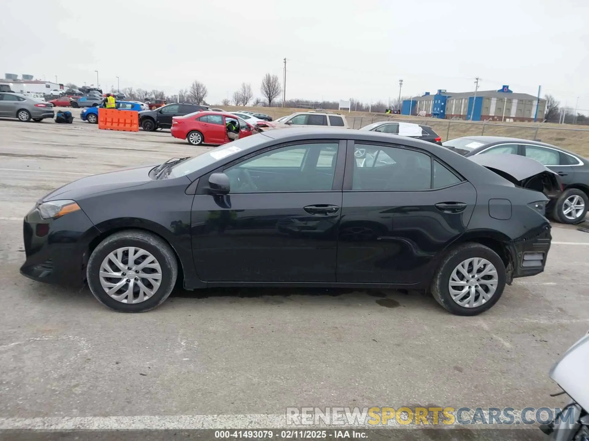 15 Photograph of a damaged car 5YFBURHE5KP945925 TOYOTA COROLLA 2019