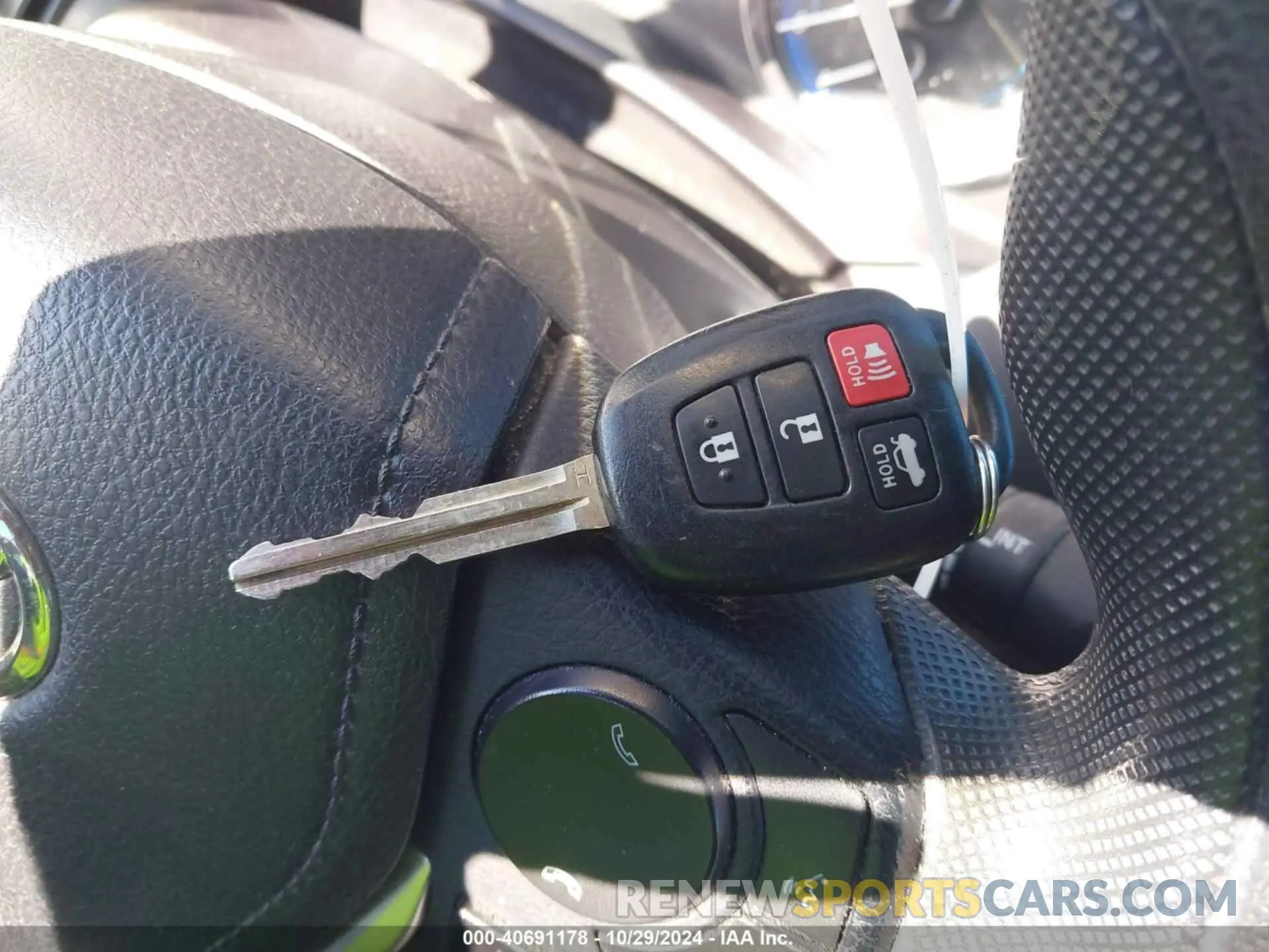 11 Photograph of a damaged car 5YFBURHE5KP946167 TOYOTA COROLLA 2019