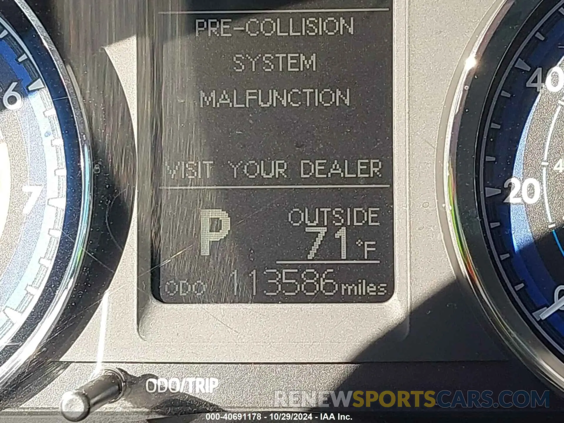 15 Photograph of a damaged car 5YFBURHE5KP946167 TOYOTA COROLLA 2019