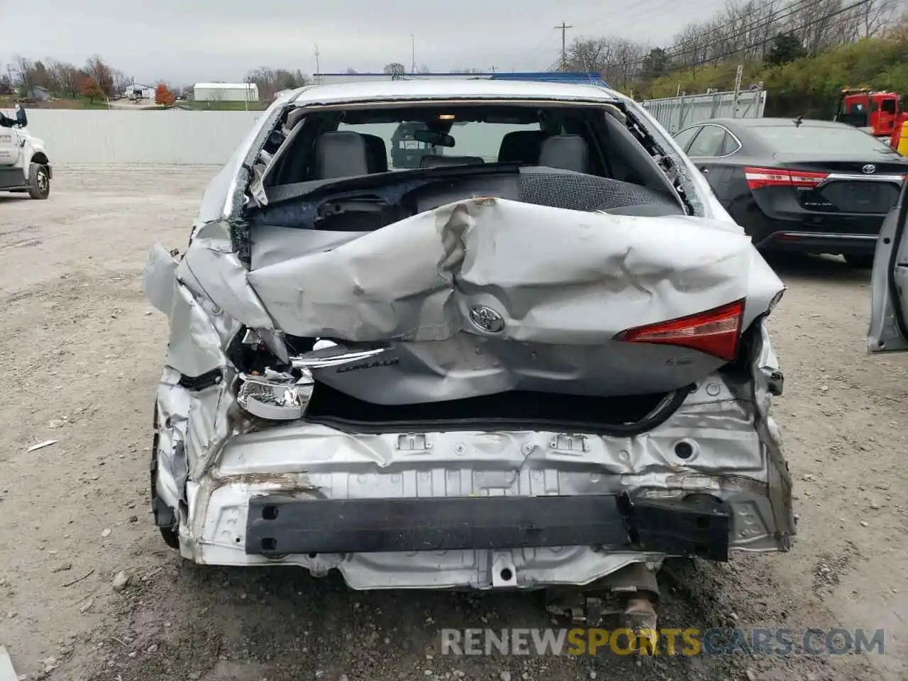 6 Photograph of a damaged car 5YFBURHE5KP947142 TOYOTA COROLLA 2019