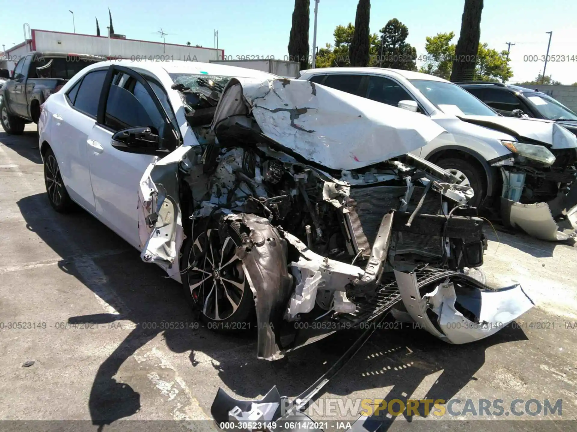 1 Photograph of a damaged car 5YFBURHE5KP947769 TOYOTA COROLLA 2019