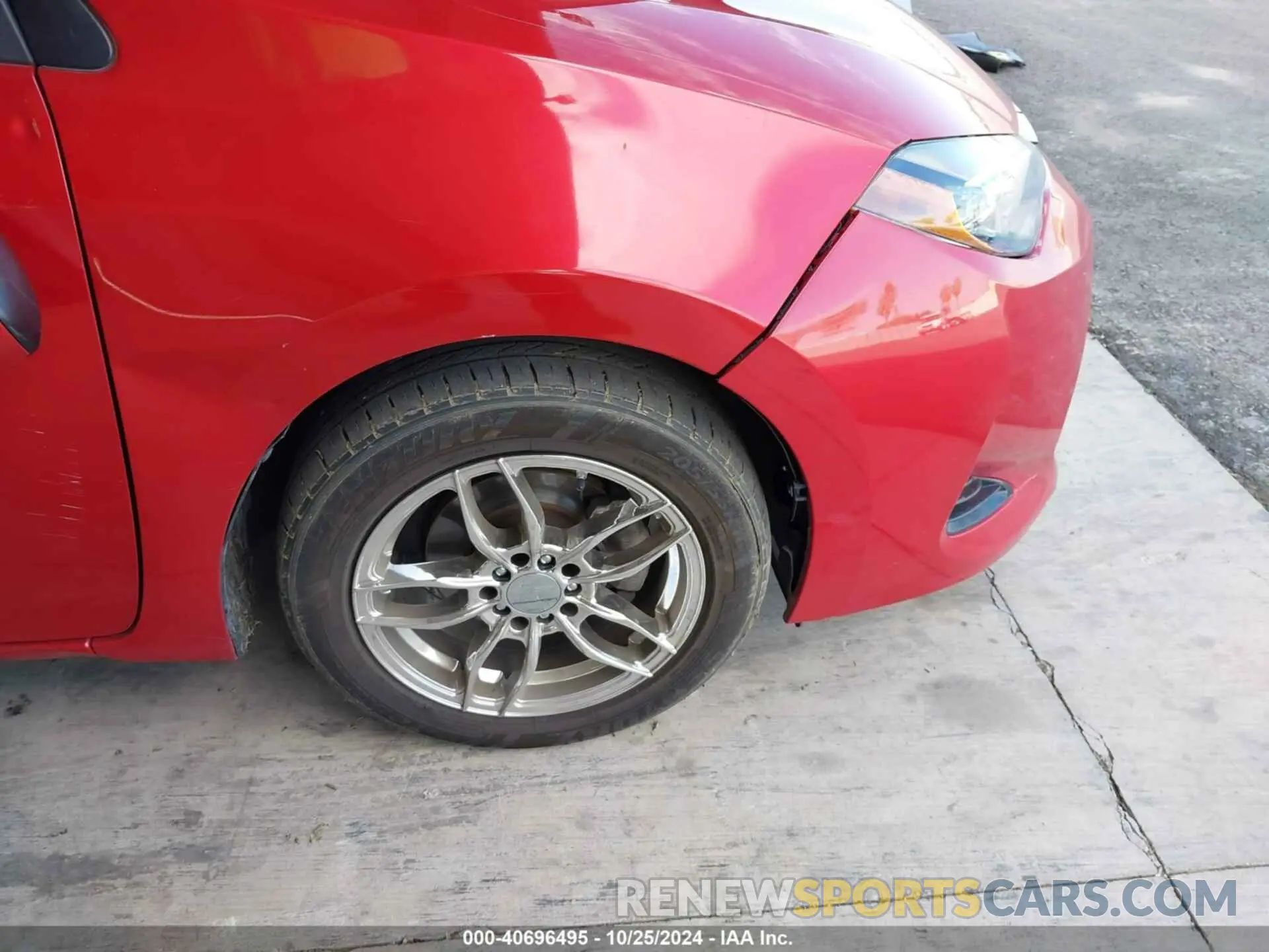 18 Photograph of a damaged car 5YFBURHE6KP856641 TOYOTA COROLLA 2019