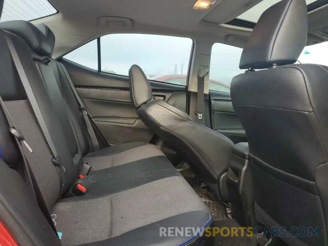 10 Photograph of a damaged car 5YFBURHE6KP860057 TOYOTA COROLLA 2019