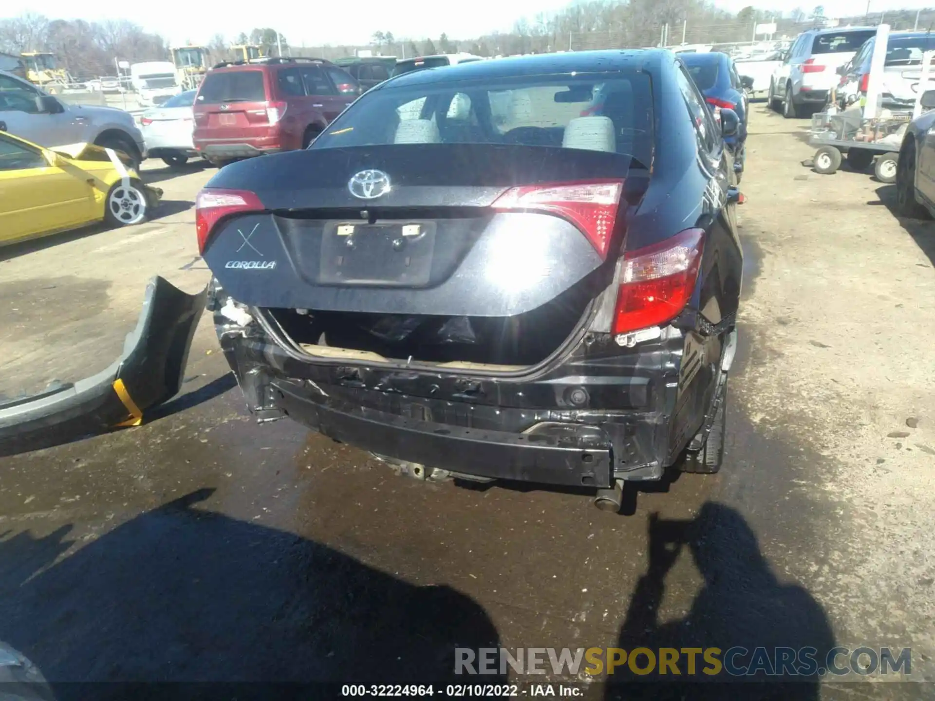 6 Photograph of a damaged car 5YFBURHE6KP861872 TOYOTA COROLLA 2019