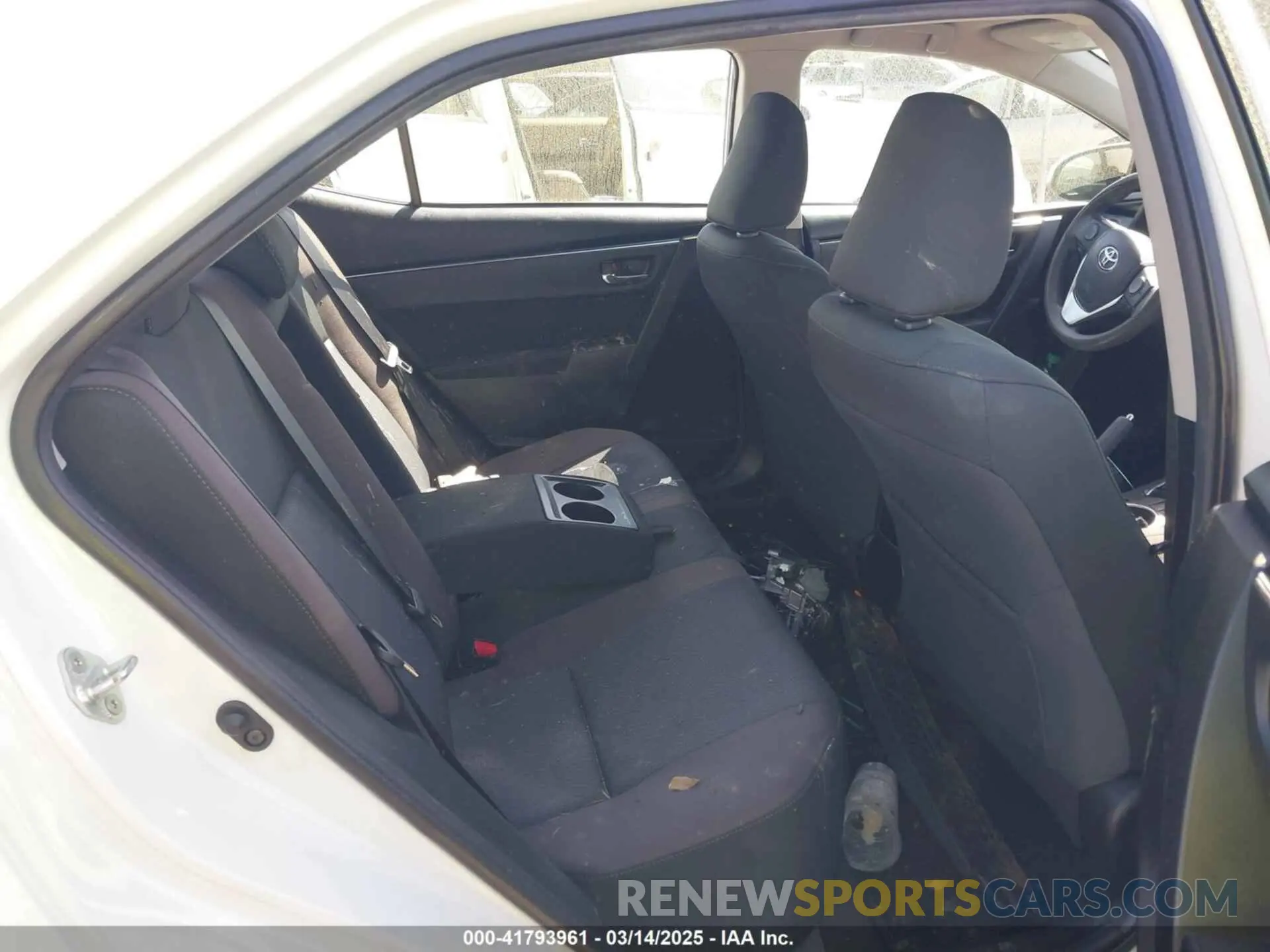 8 Photograph of a damaged car 5YFBURHE6KP867669 TOYOTA COROLLA 2019