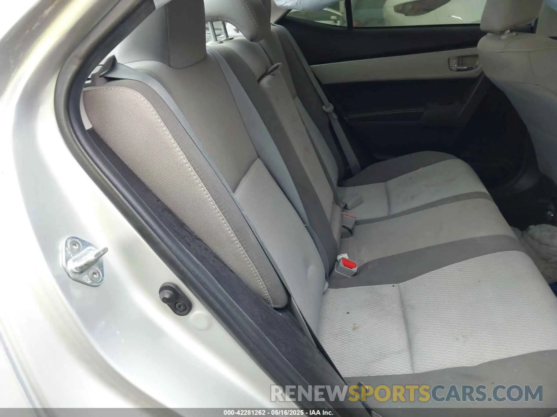 8 Photograph of a damaged car 5YFBURHE6KP868241 TOYOTA COROLLA 2019