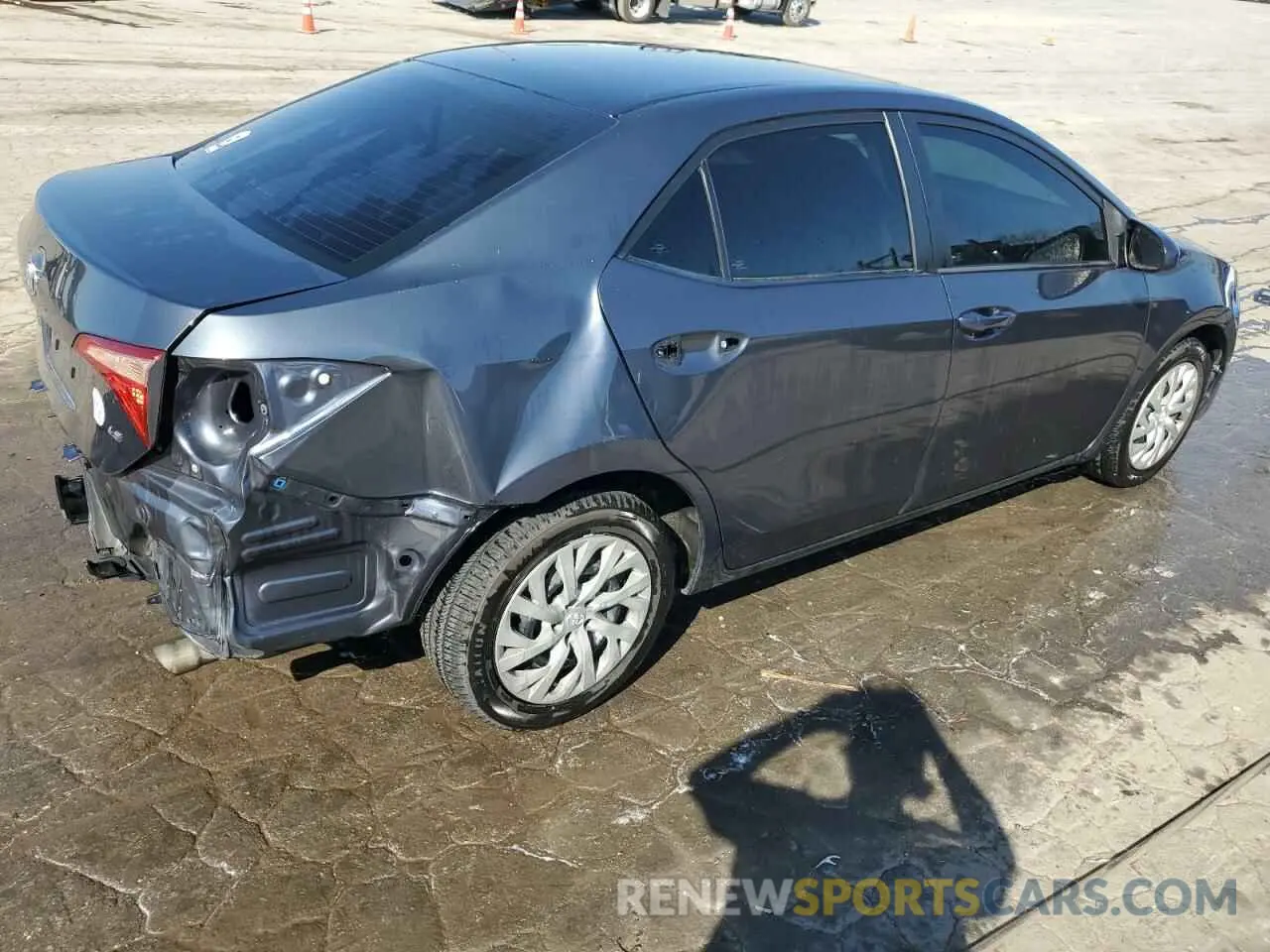 3 Photograph of a damaged car 5YFBURHE6KP871477 TOYOTA COROLLA 2019