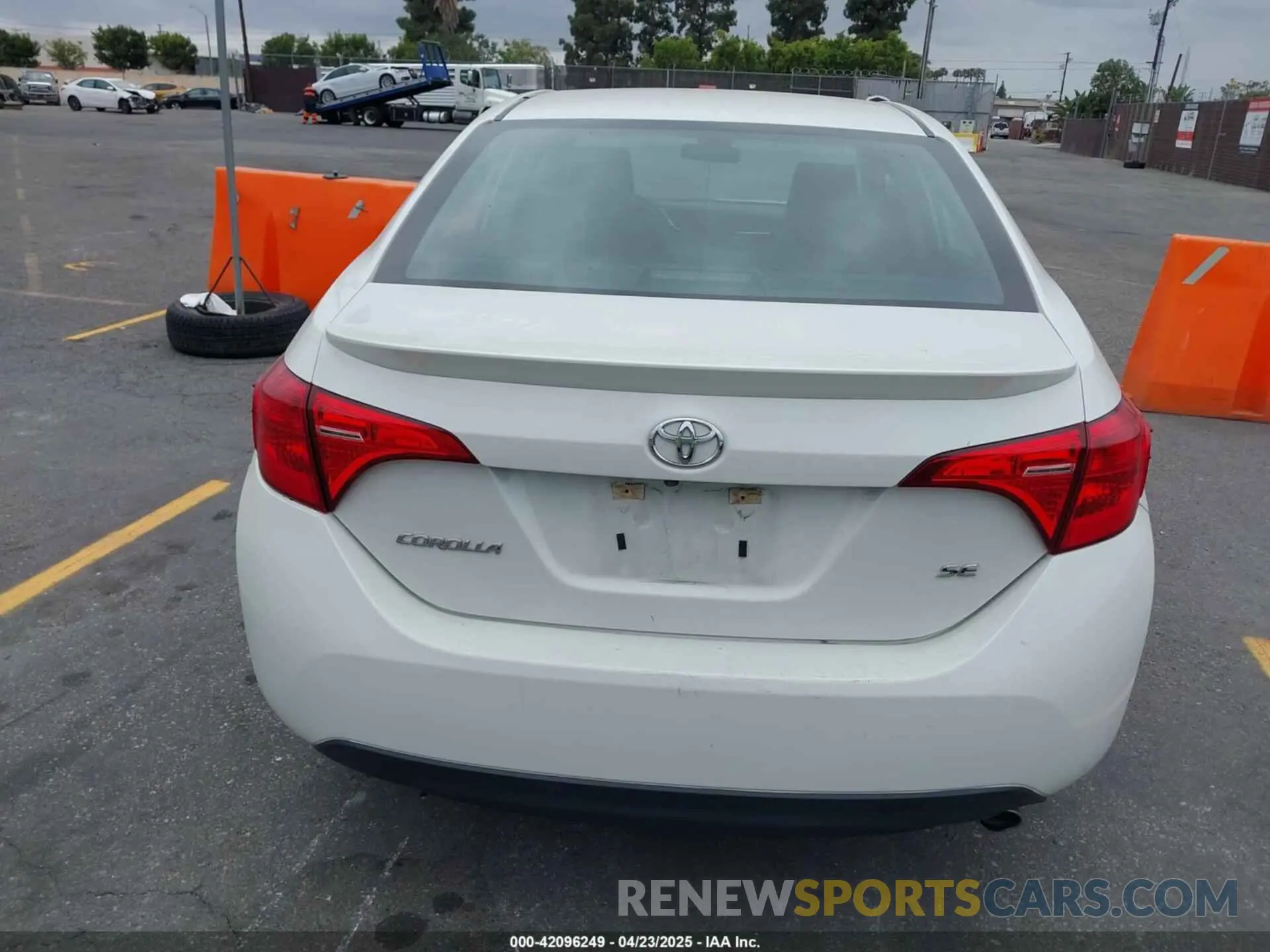 15 Photograph of a damaged car 5YFBURHE6KP873522 TOYOTA COROLLA 2019