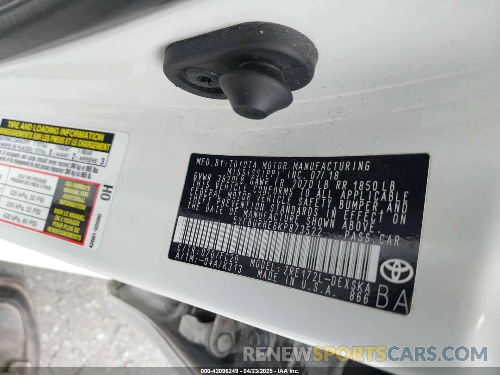 9 Photograph of a damaged car 5YFBURHE6KP873522 TOYOTA COROLLA 2019