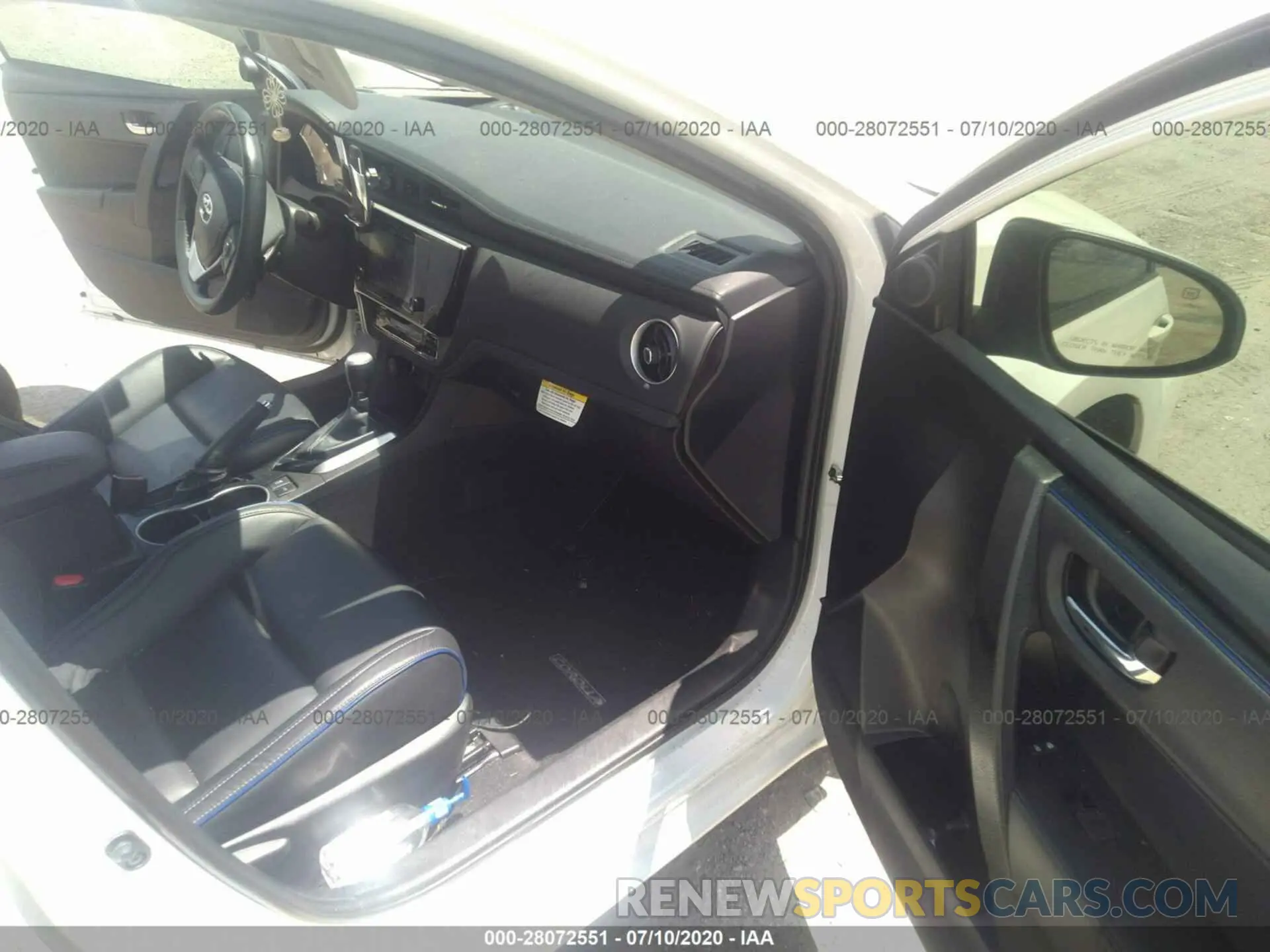 5 Photograph of a damaged car 5YFBURHE6KP880941 TOYOTA COROLLA 2019