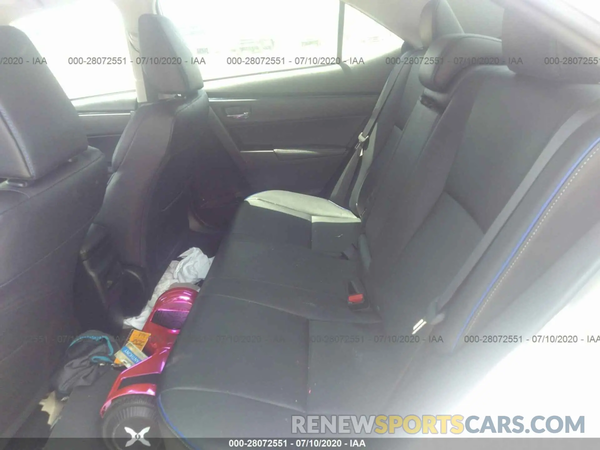 8 Photograph of a damaged car 5YFBURHE6KP880941 TOYOTA COROLLA 2019