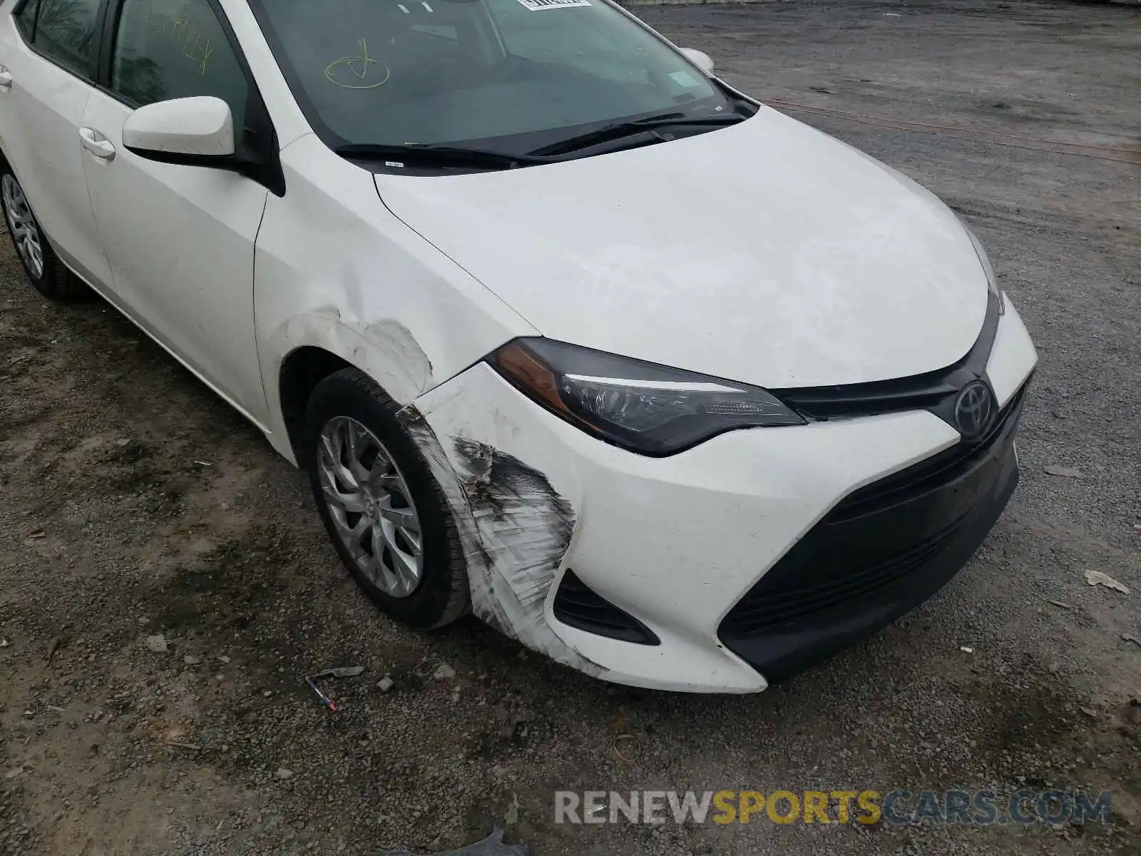 9 Photograph of a damaged car 5YFBURHE6KP886979 TOYOTA COROLLA 2019