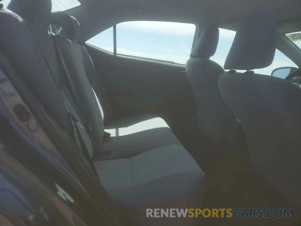 10 Photograph of a damaged car 5YFBURHE6KP889459 TOYOTA COROLLA 2019