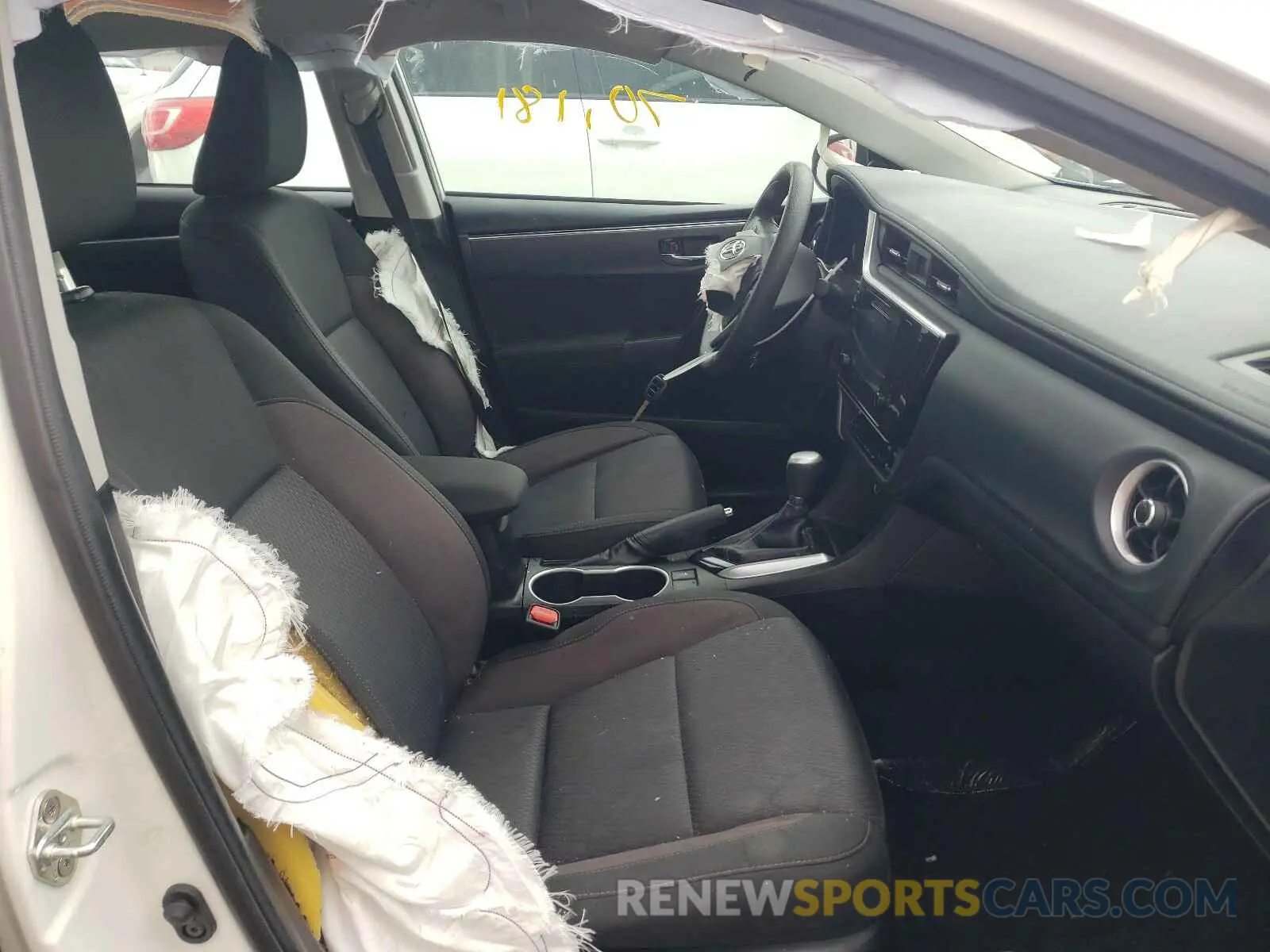 5 Photograph of a damaged car 5YFBURHE6KP890739 TOYOTA COROLLA 2019