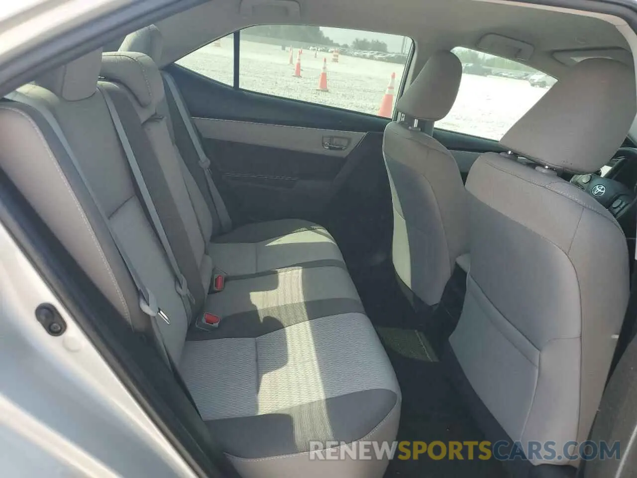 10 Photograph of a damaged car 5YFBURHE6KP892040 TOYOTA COROLLA 2019