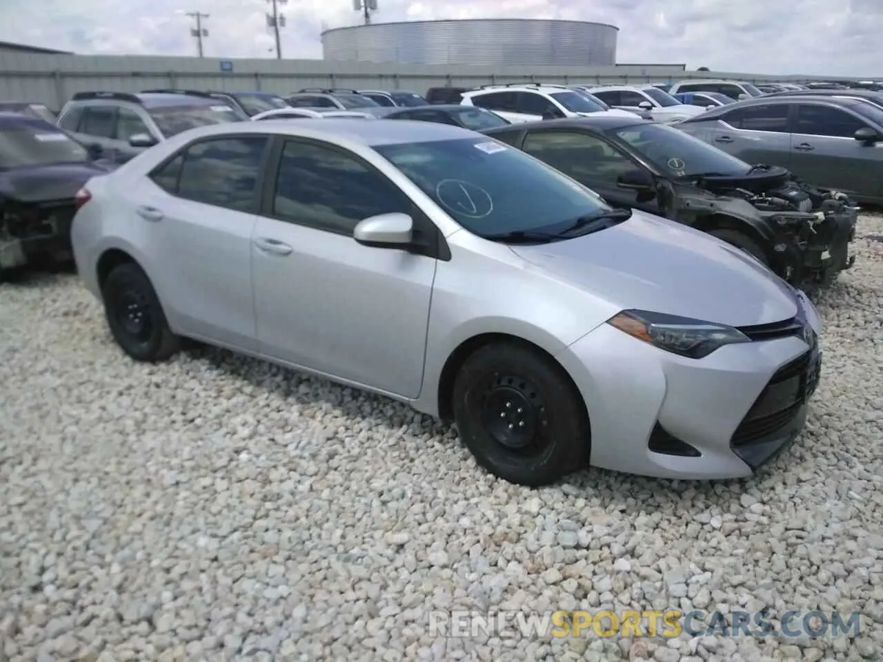 4 Photograph of a damaged car 5YFBURHE6KP892040 TOYOTA COROLLA 2019