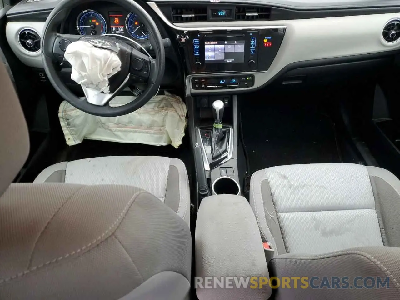 8 Photograph of a damaged car 5YFBURHE6KP892572 TOYOTA COROLLA 2019