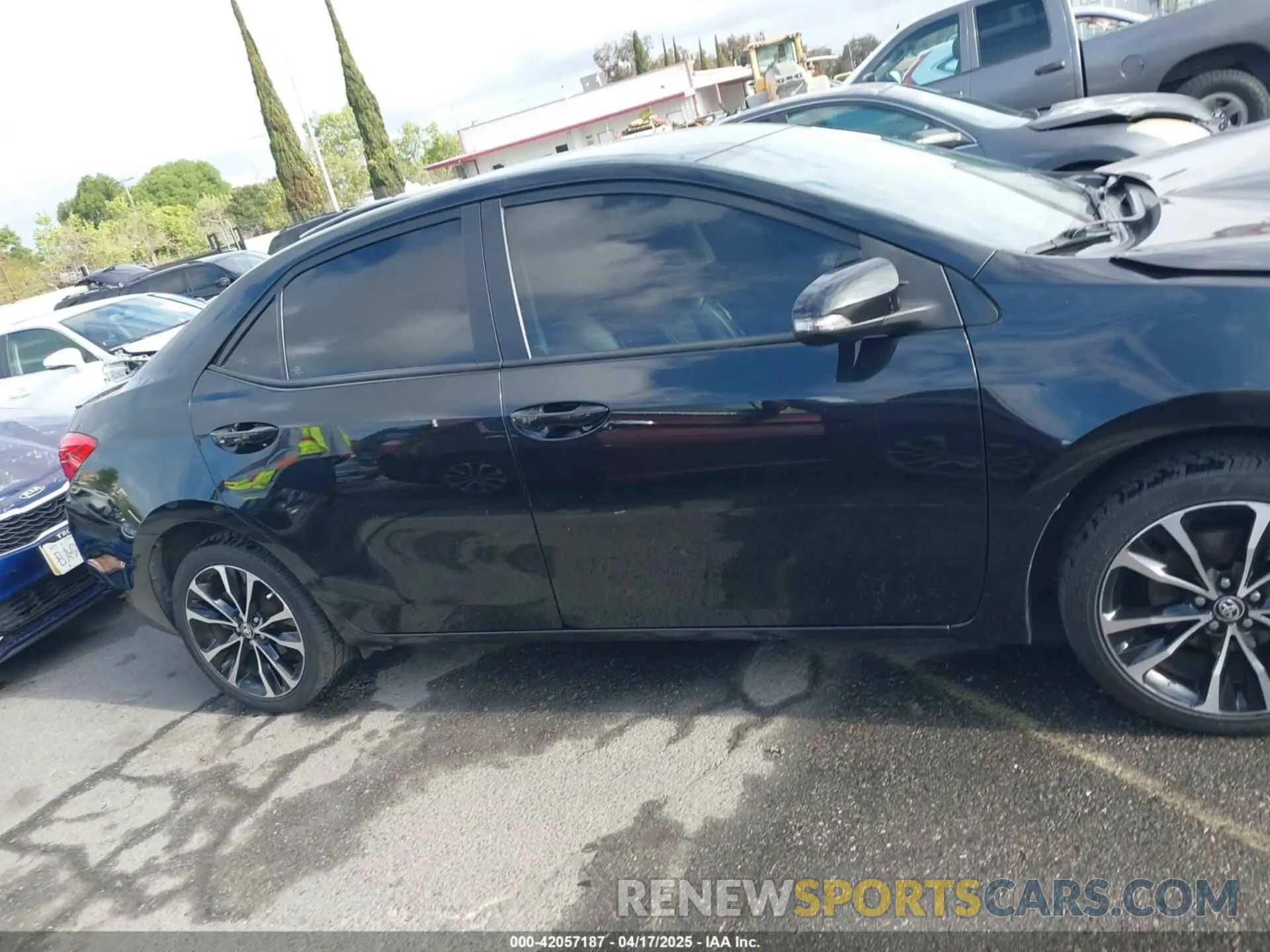 13 Photograph of a damaged car 5YFBURHE6KP892992 TOYOTA COROLLA 2019