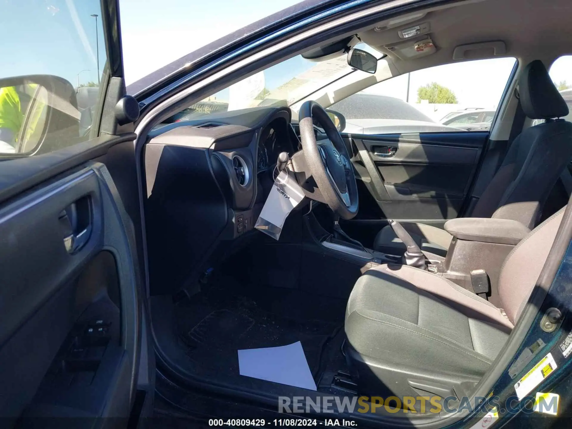 5 Photograph of a damaged car 5YFBURHE6KP895486 TOYOTA COROLLA 2019