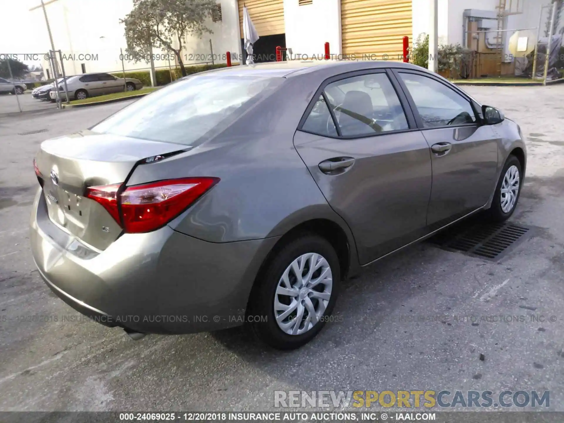 4 Photograph of a damaged car 5YFBURHE6KP896475 Toyota Corolla 2019