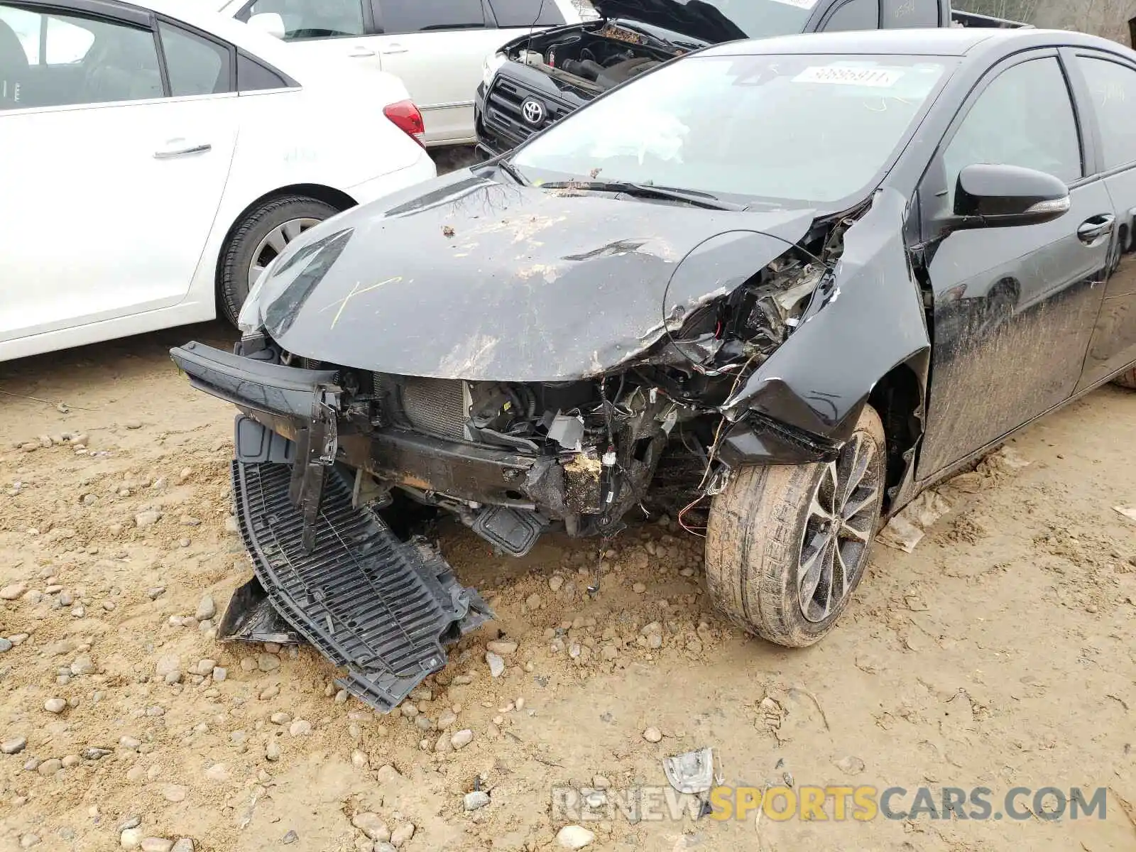 9 Photograph of a damaged car 5YFBURHE6KP896685 TOYOTA COROLLA 2019