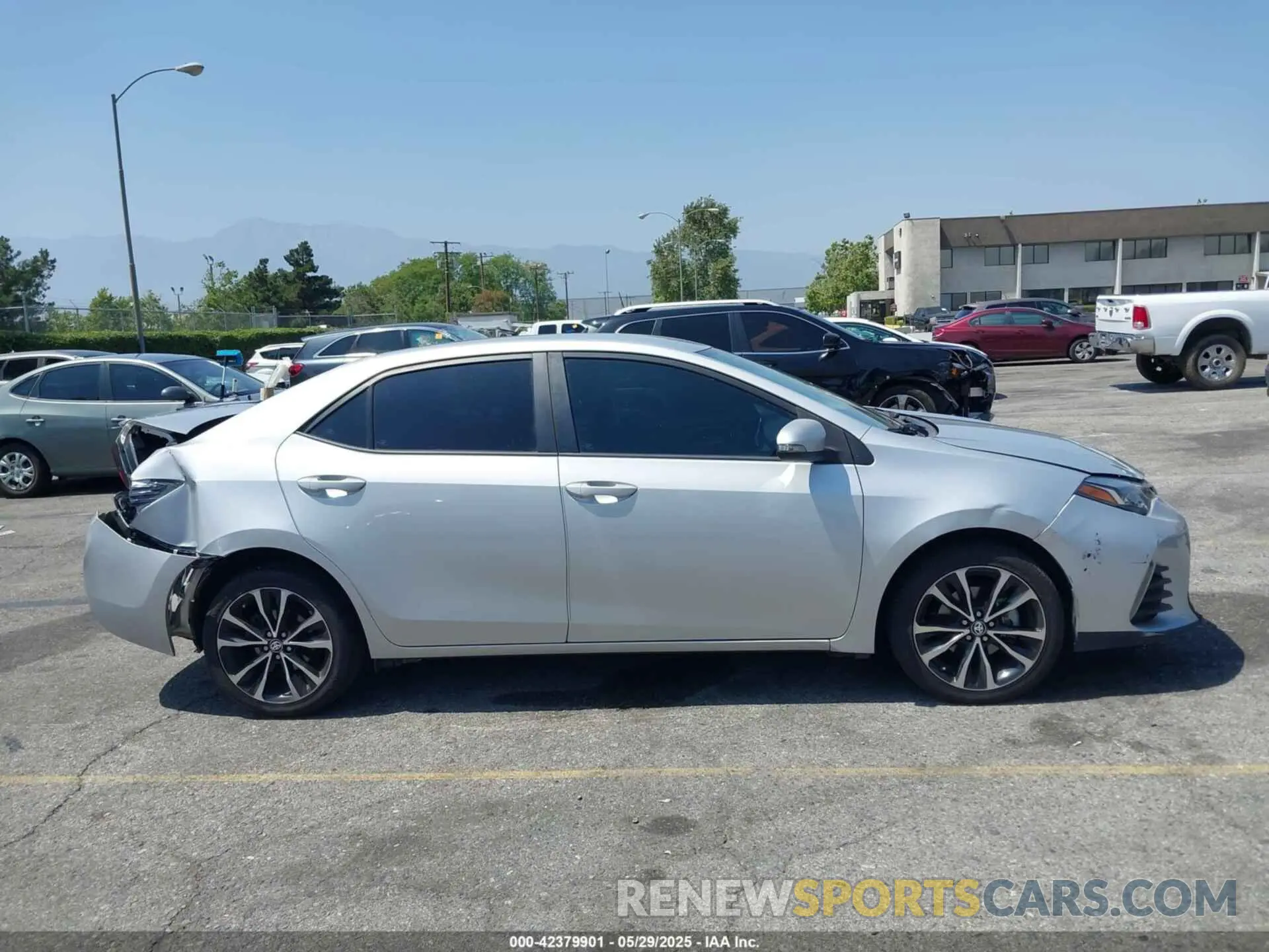 13 Photograph of a damaged car 5YFBURHE6KP897965 TOYOTA COROLLA 2019