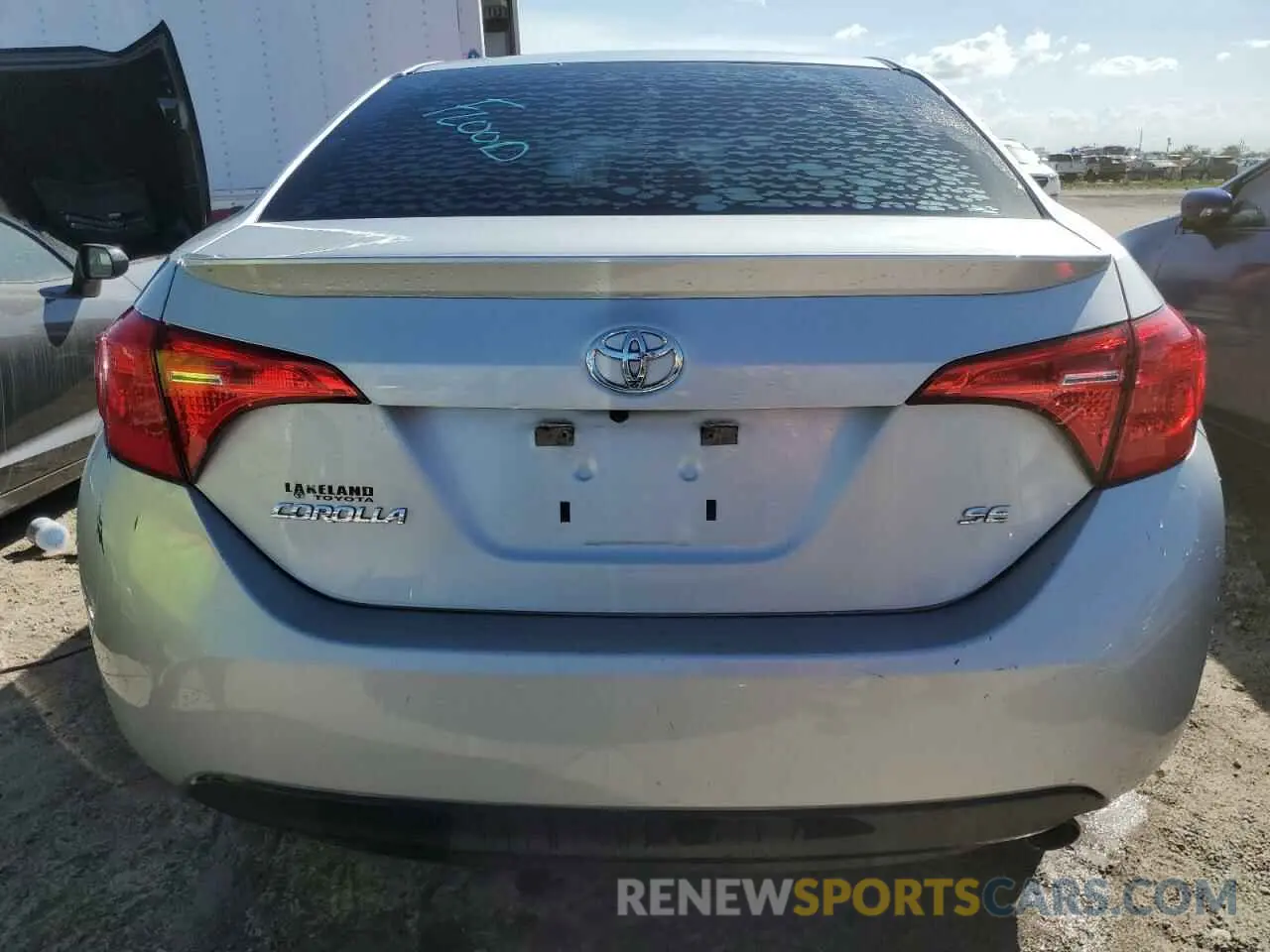 6 Photograph of a damaged car 5YFBURHE6KP899361 TOYOTA COROLLA 2019