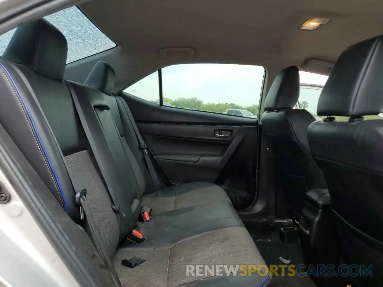 10 Photograph of a damaged car 5YFBURHE6KP905577 TOYOTA COROLLA 2019