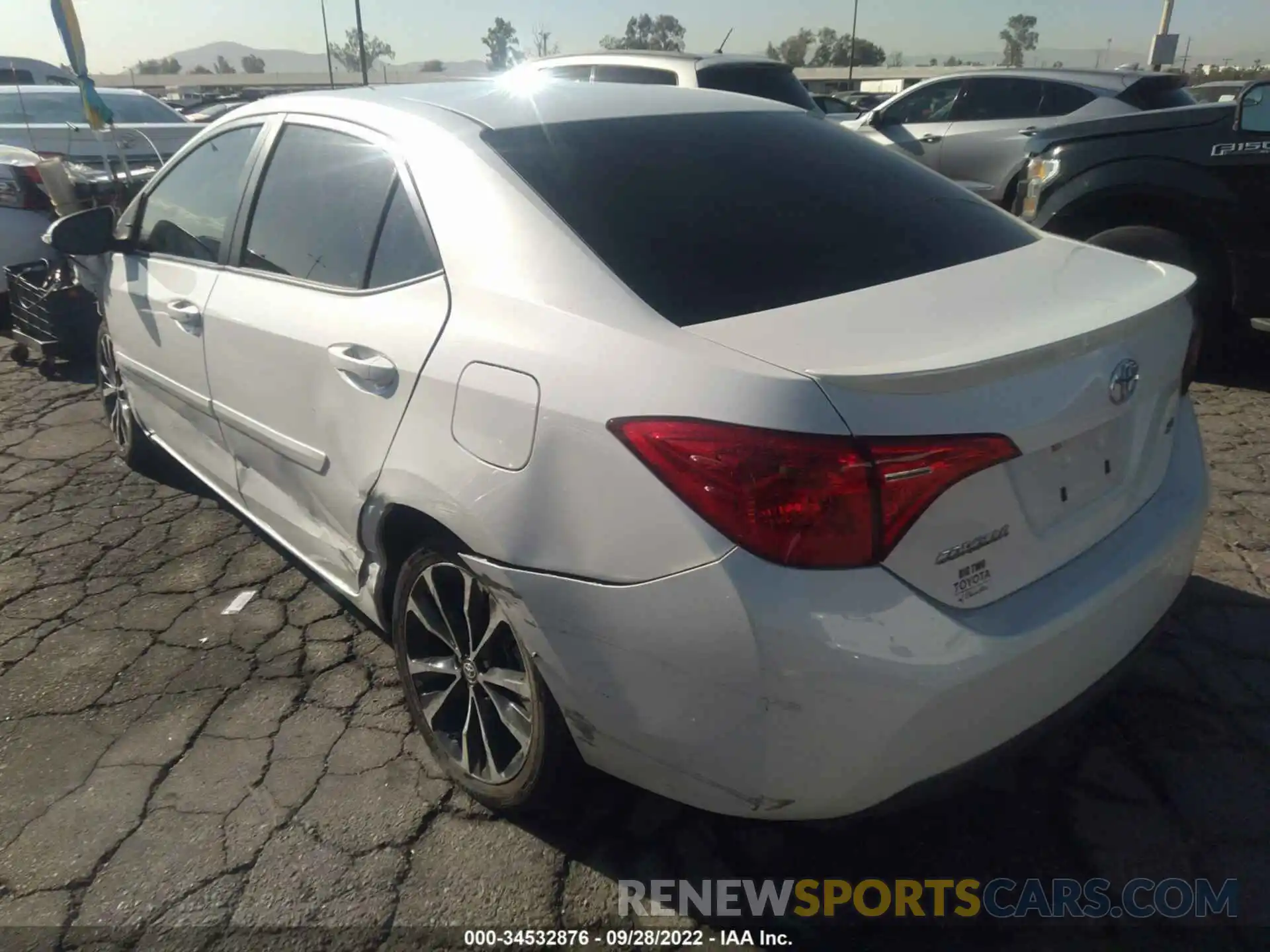 3 Photograph of a damaged car 5YFBURHE6KP906065 TOYOTA COROLLA 2019