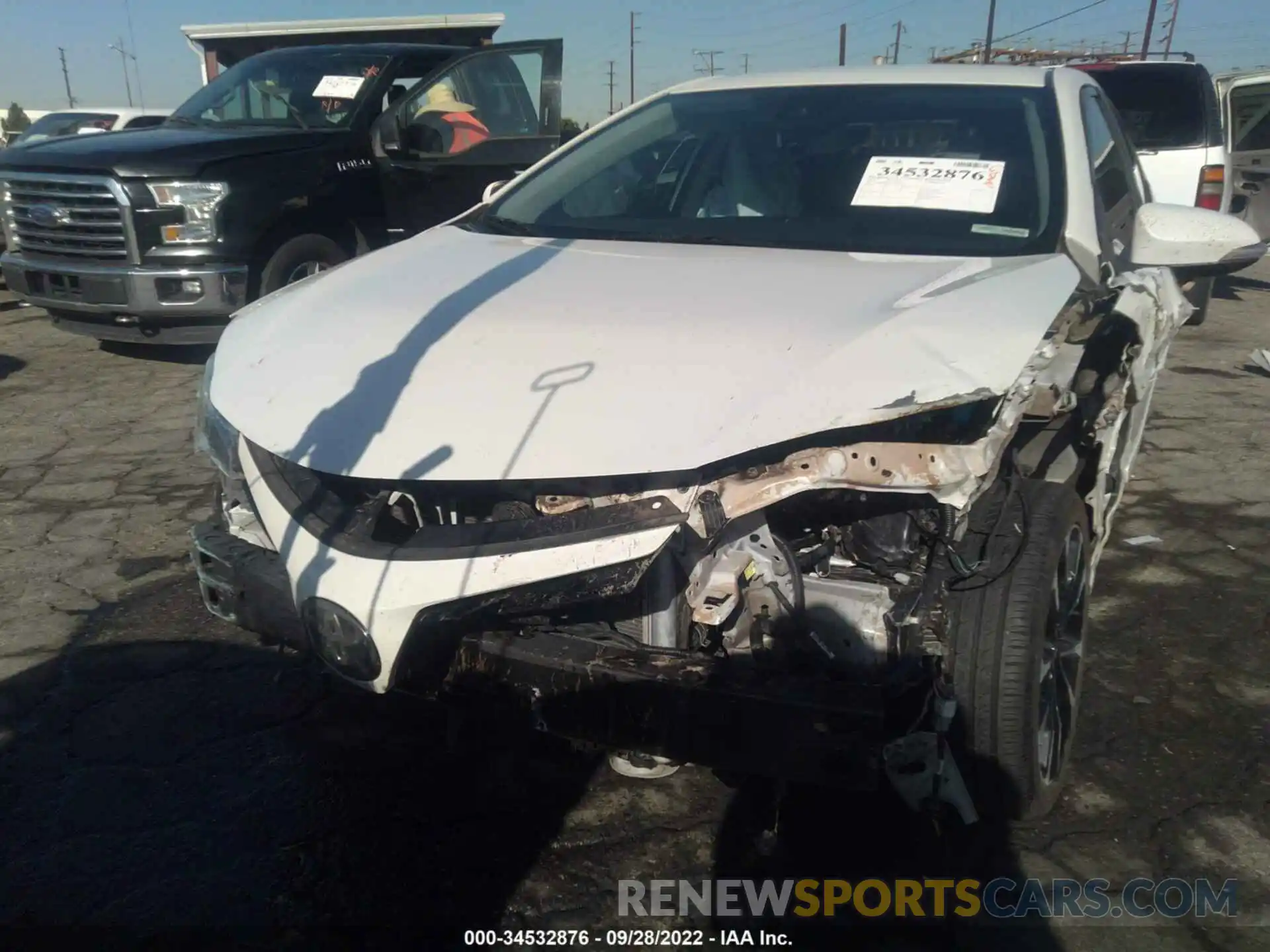 6 Photograph of a damaged car 5YFBURHE6KP906065 TOYOTA COROLLA 2019