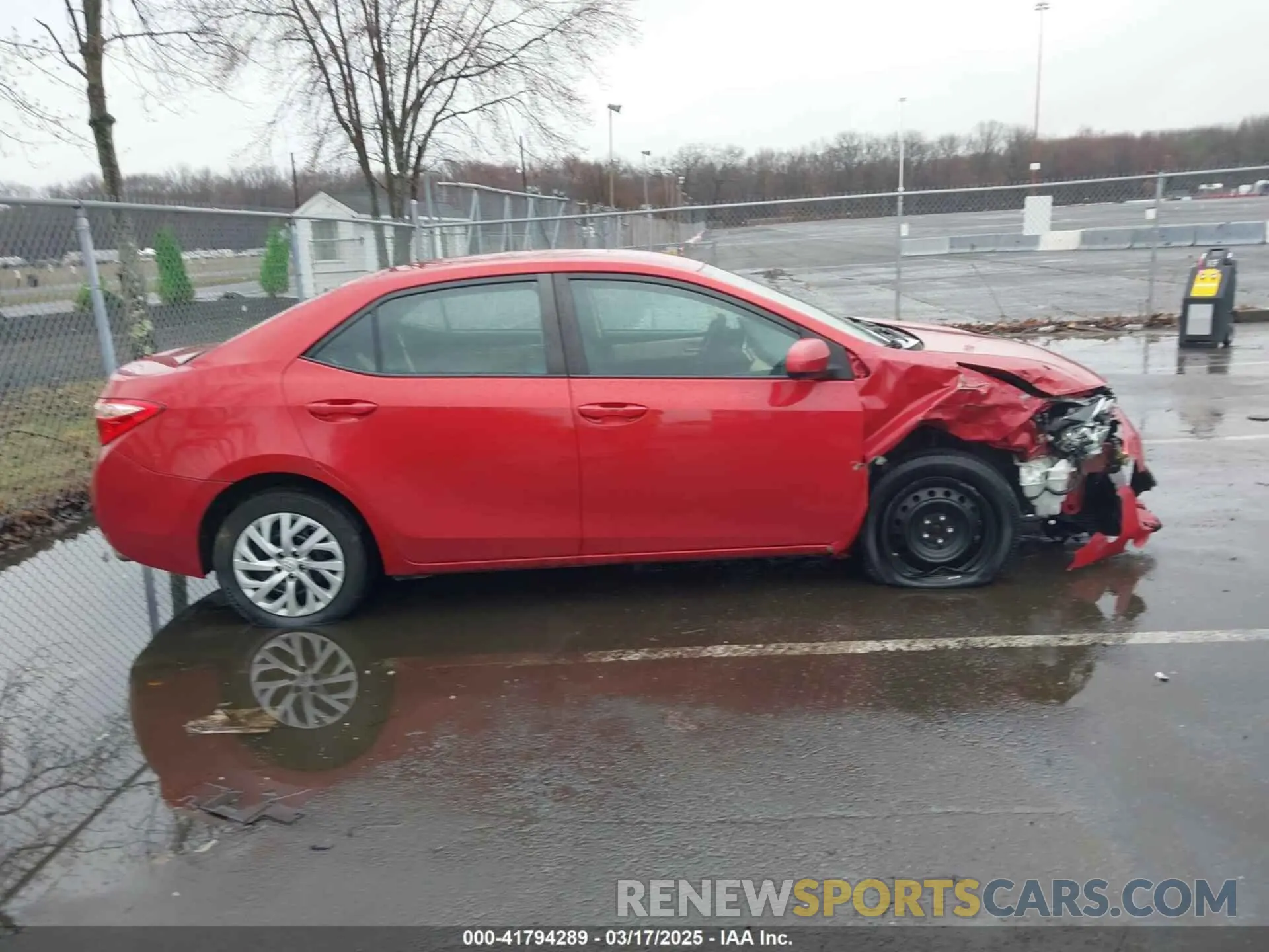 11 Photograph of a damaged car 5YFBURHE6KP907992 TOYOTA COROLLA 2019