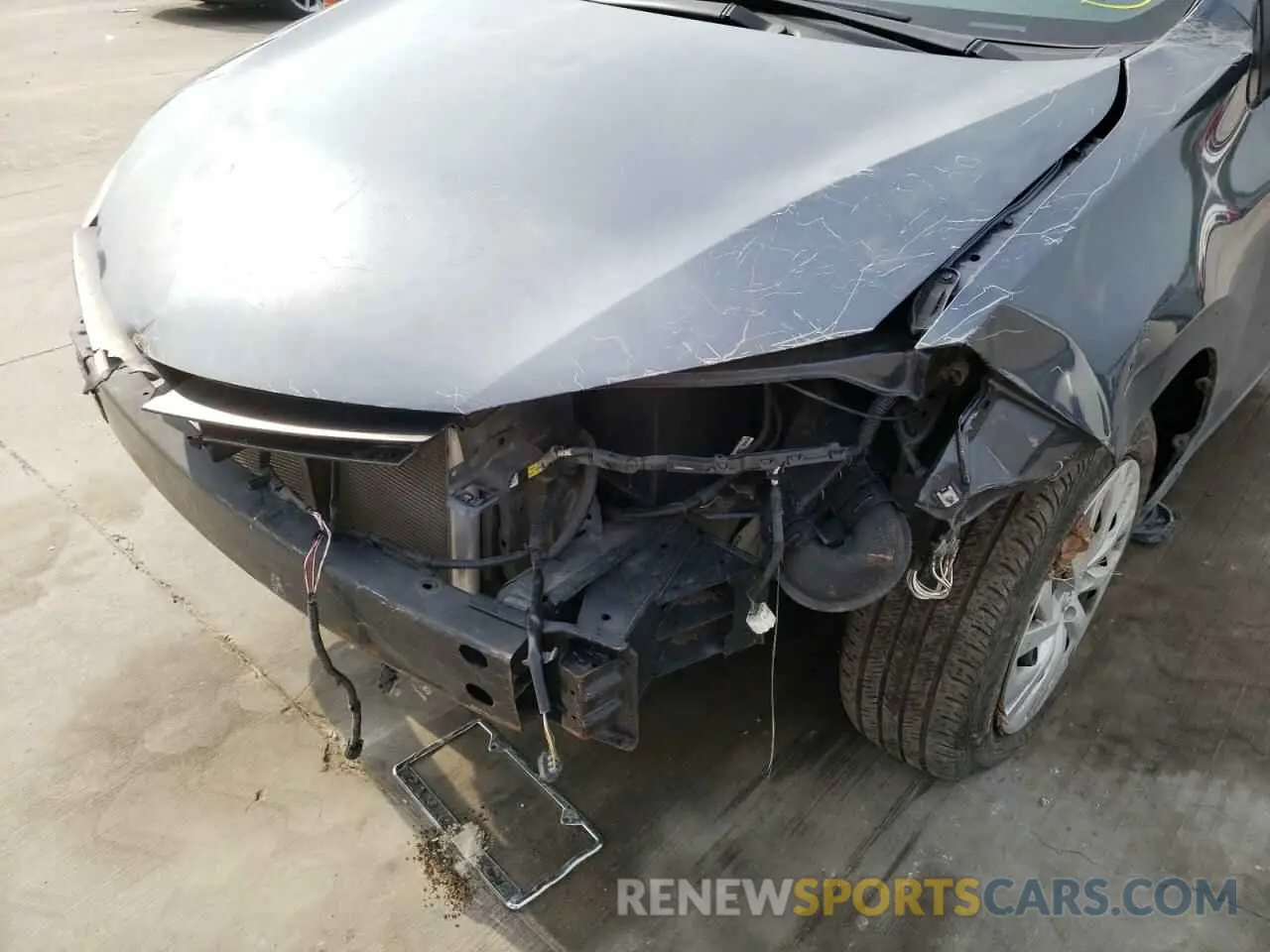 9 Photograph of a damaged car 5YFBURHE6KP908365 TOYOTA COROLLA 2019