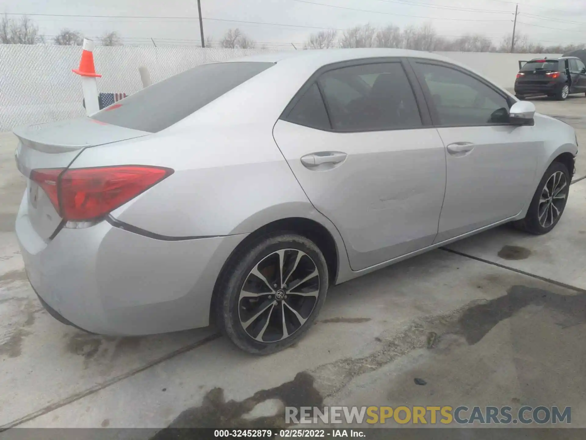 4 Photograph of a damaged car 5YFBURHE6KP914151 TOYOTA COROLLA 2019