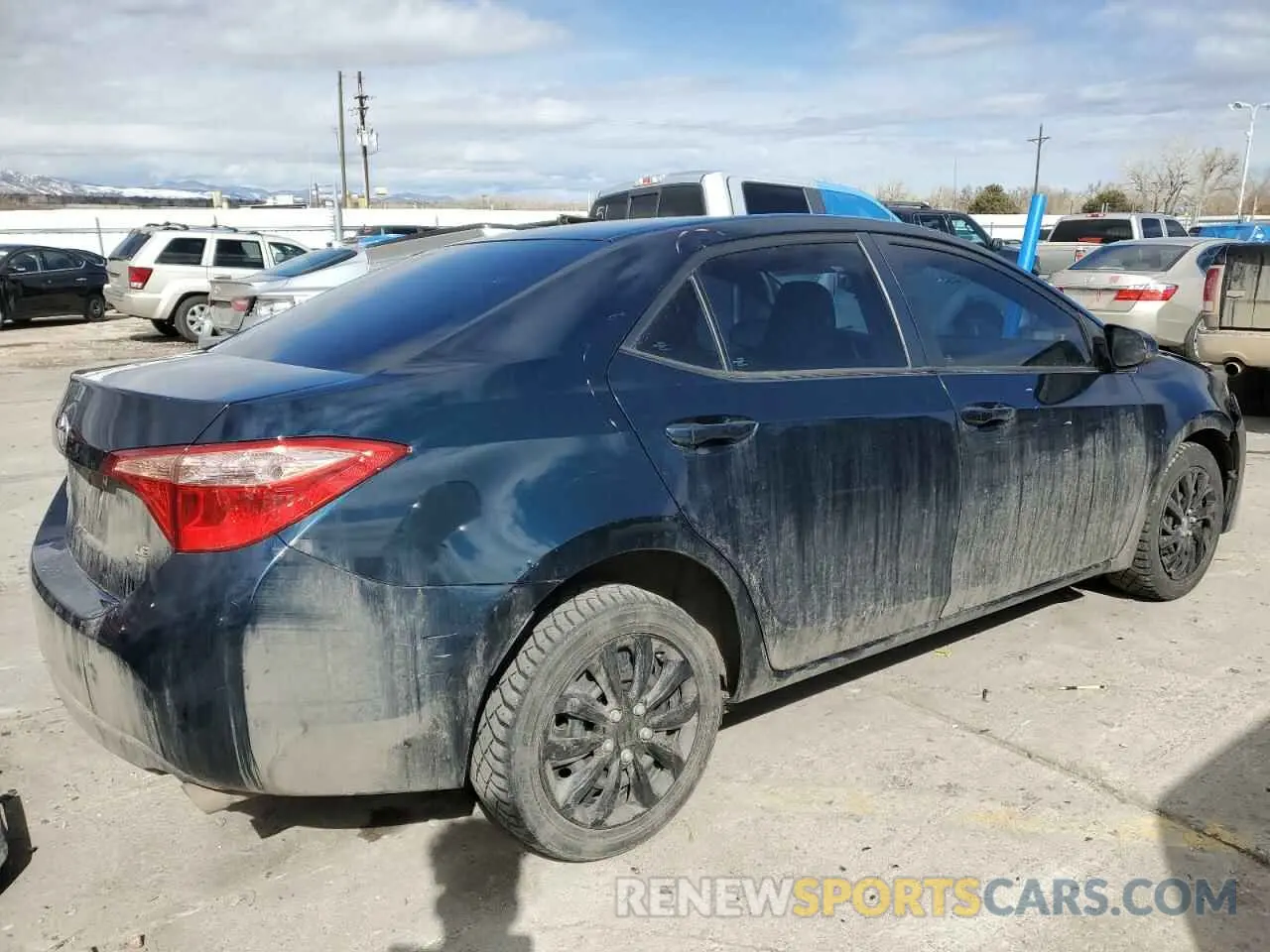 3 Photograph of a damaged car 5YFBURHE6KP915686 TOYOTA COROLLA 2019