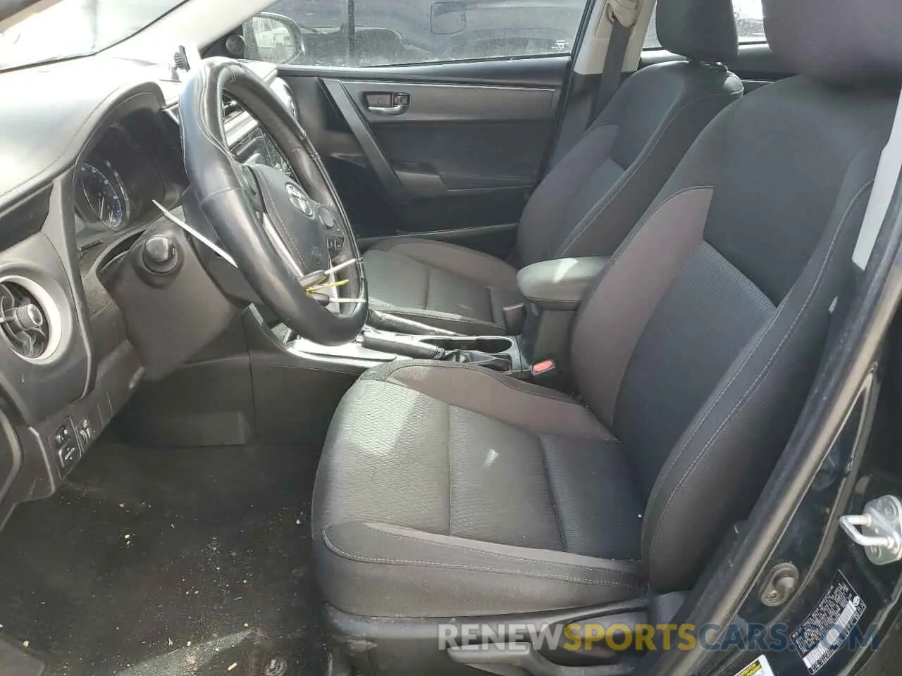 7 Photograph of a damaged car 5YFBURHE6KP915686 TOYOTA COROLLA 2019