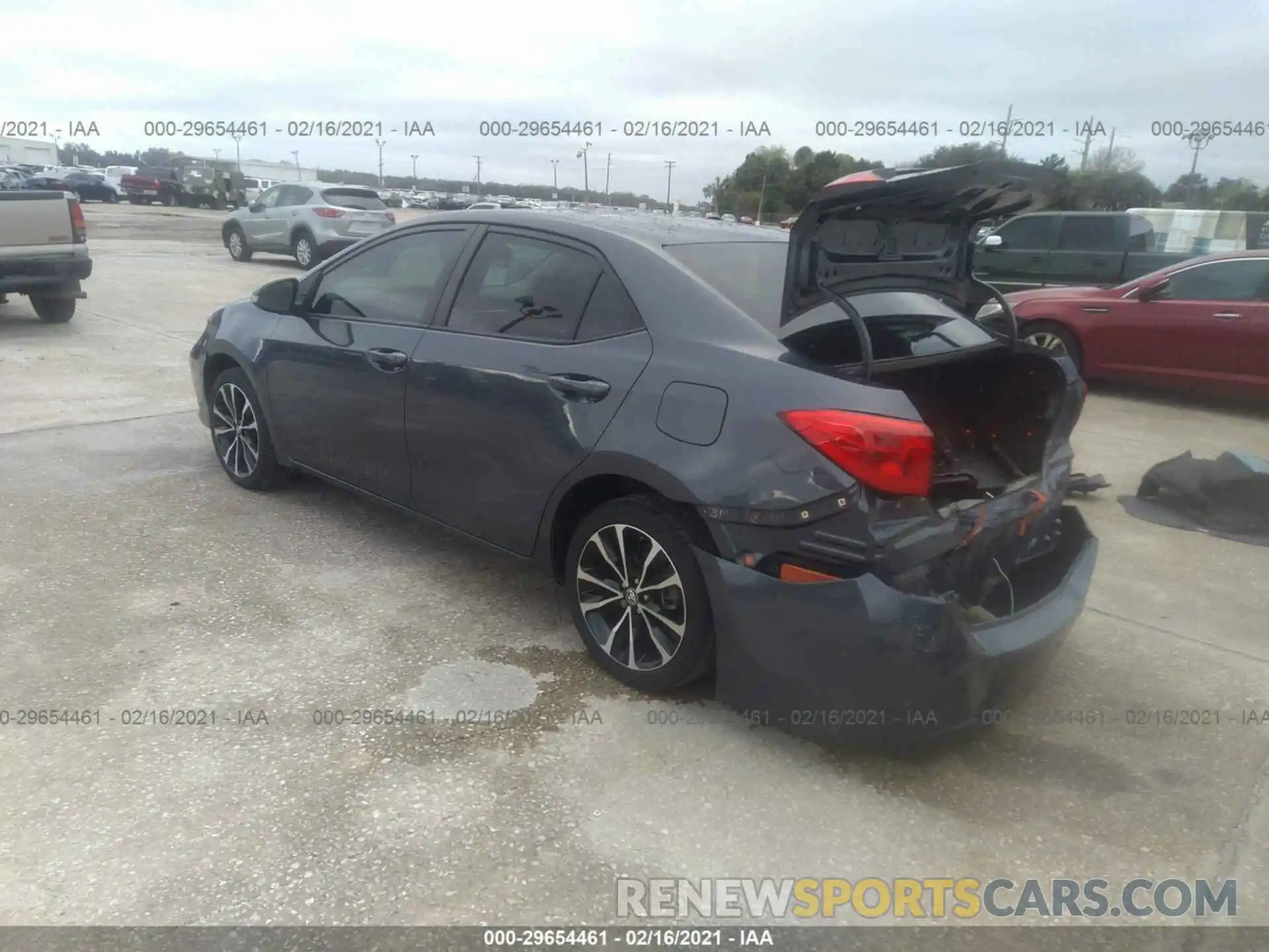 3 Photograph of a damaged car 5YFBURHE6KP915784 TOYOTA COROLLA 2019