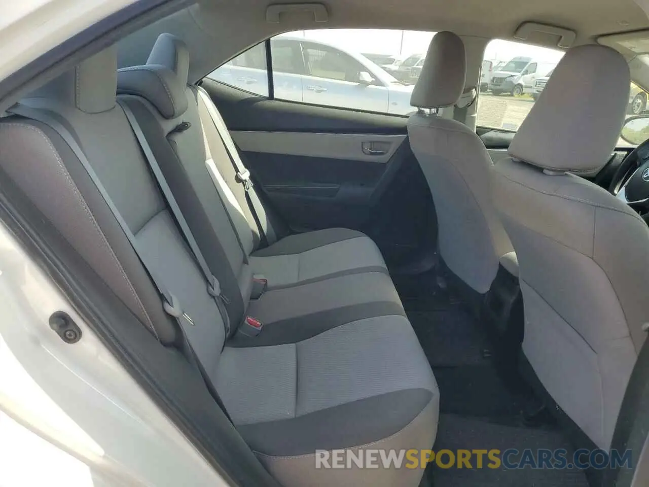 10 Photograph of a damaged car 5YFBURHE6KP919026 TOYOTA COROLLA 2019