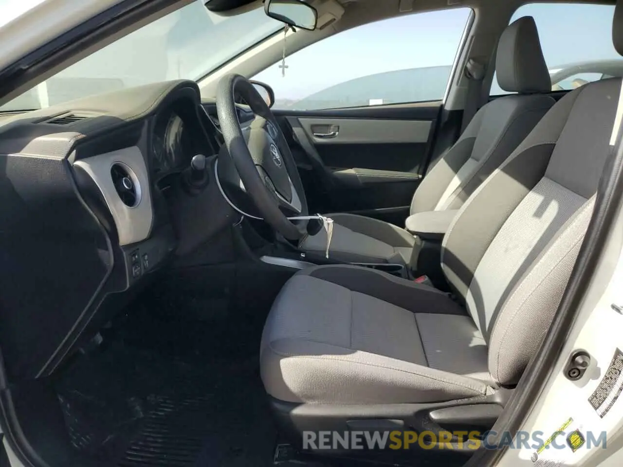 7 Photograph of a damaged car 5YFBURHE6KP919026 TOYOTA COROLLA 2019