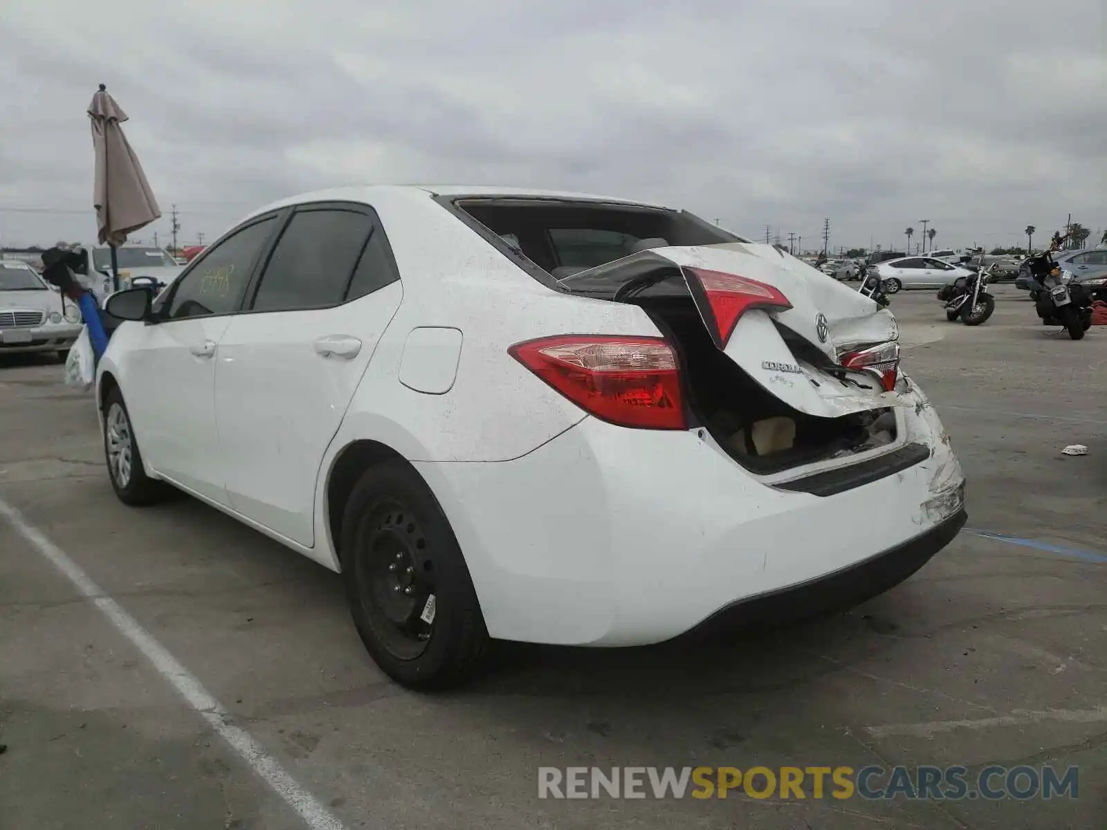 3 Photograph of a damaged car 5YFBURHE6KP921729 TOYOTA COROLLA 2019