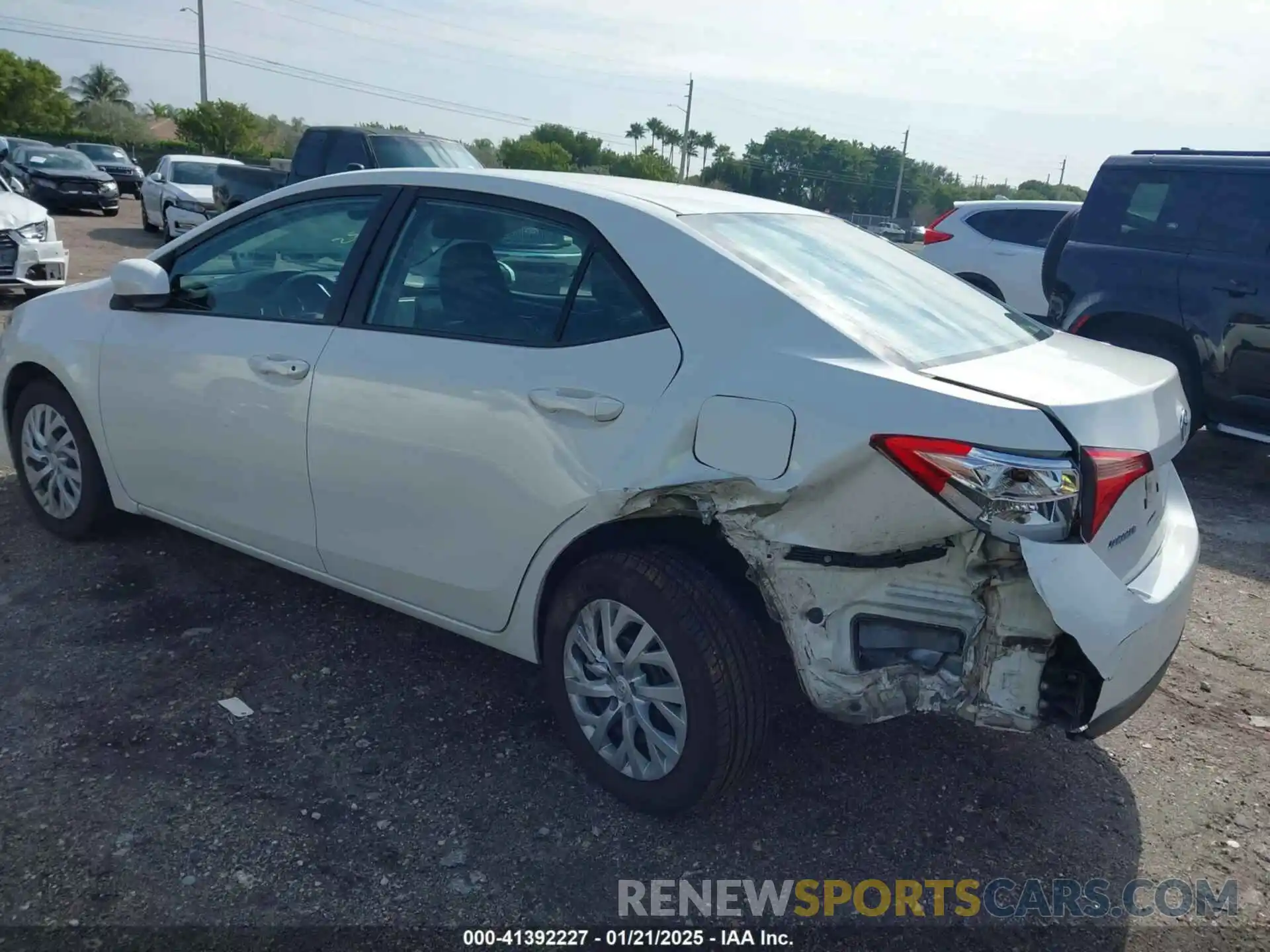 6 Photograph of a damaged car 5YFBURHE6KP925361 TOYOTA COROLLA 2019