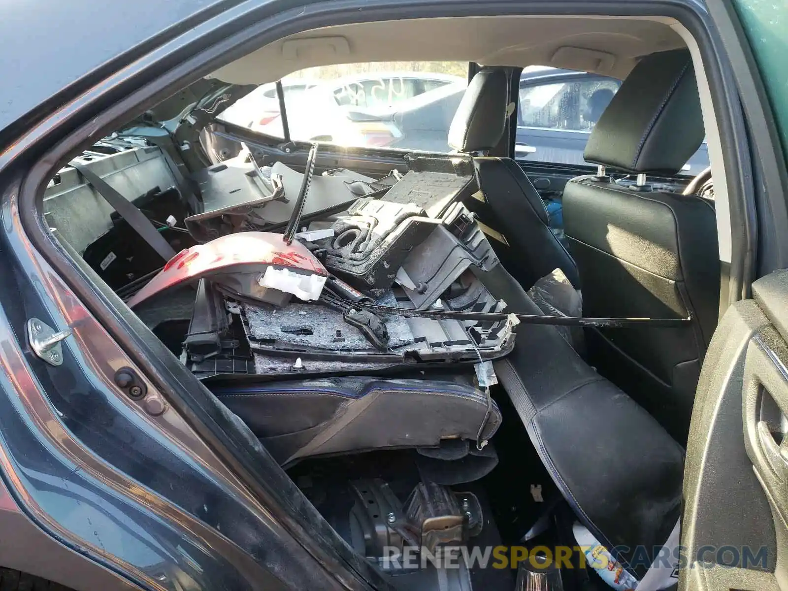 6 Photograph of a damaged car 5YFBURHE6KP928955 TOYOTA COROLLA 2019