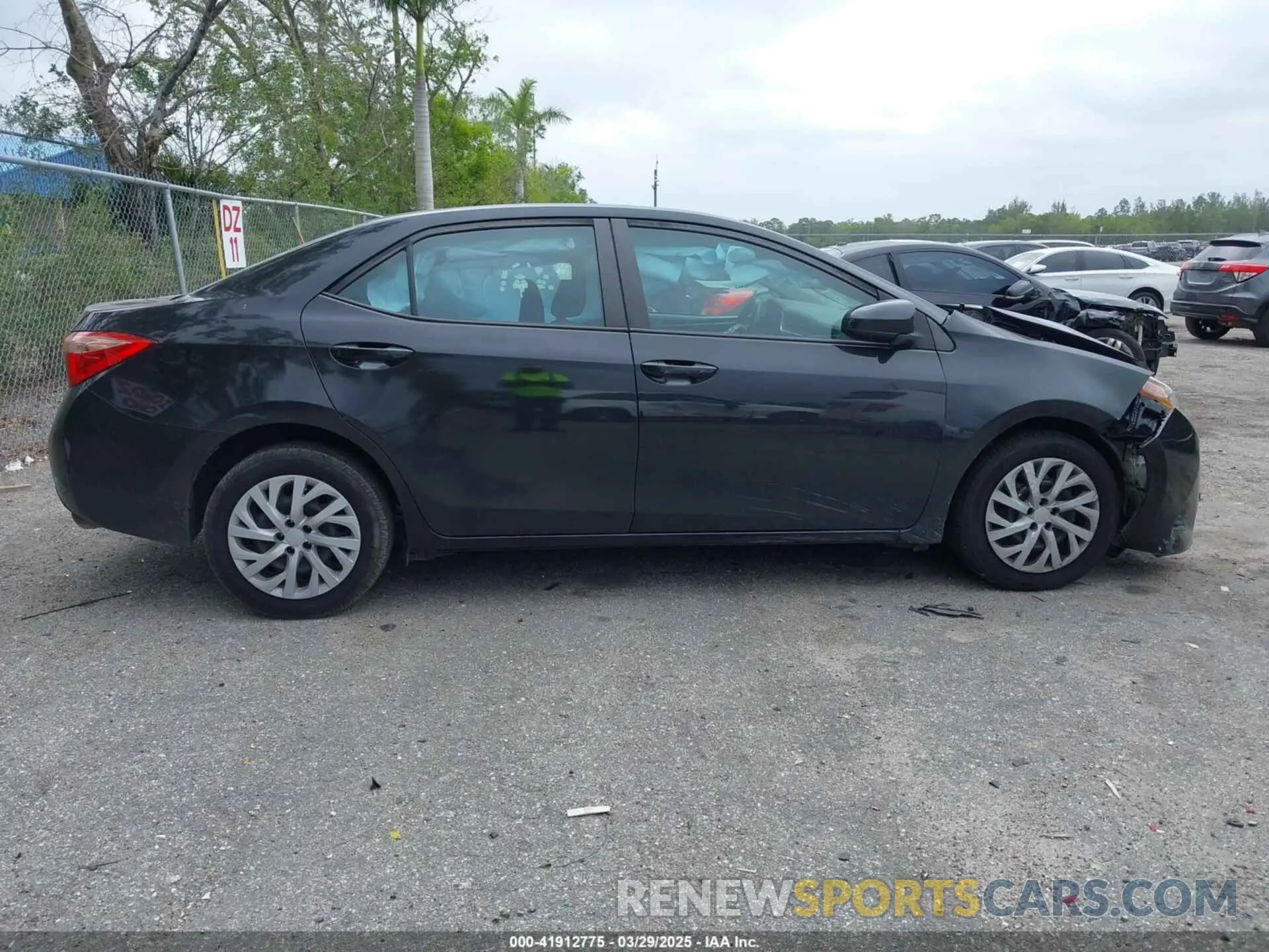 14 Photograph of a damaged car 5YFBURHE6KP936019 TOYOTA COROLLA 2019