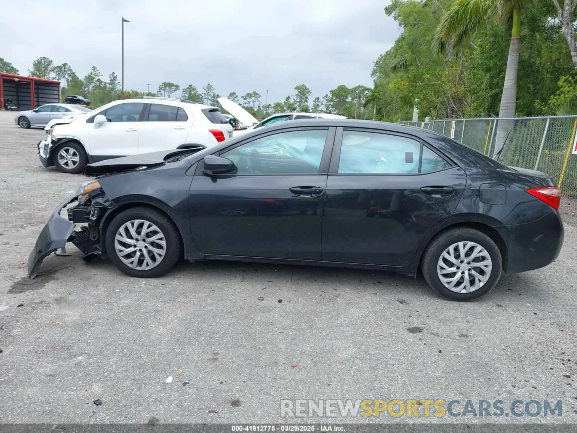 15 Photograph of a damaged car 5YFBURHE6KP936019 TOYOTA COROLLA 2019