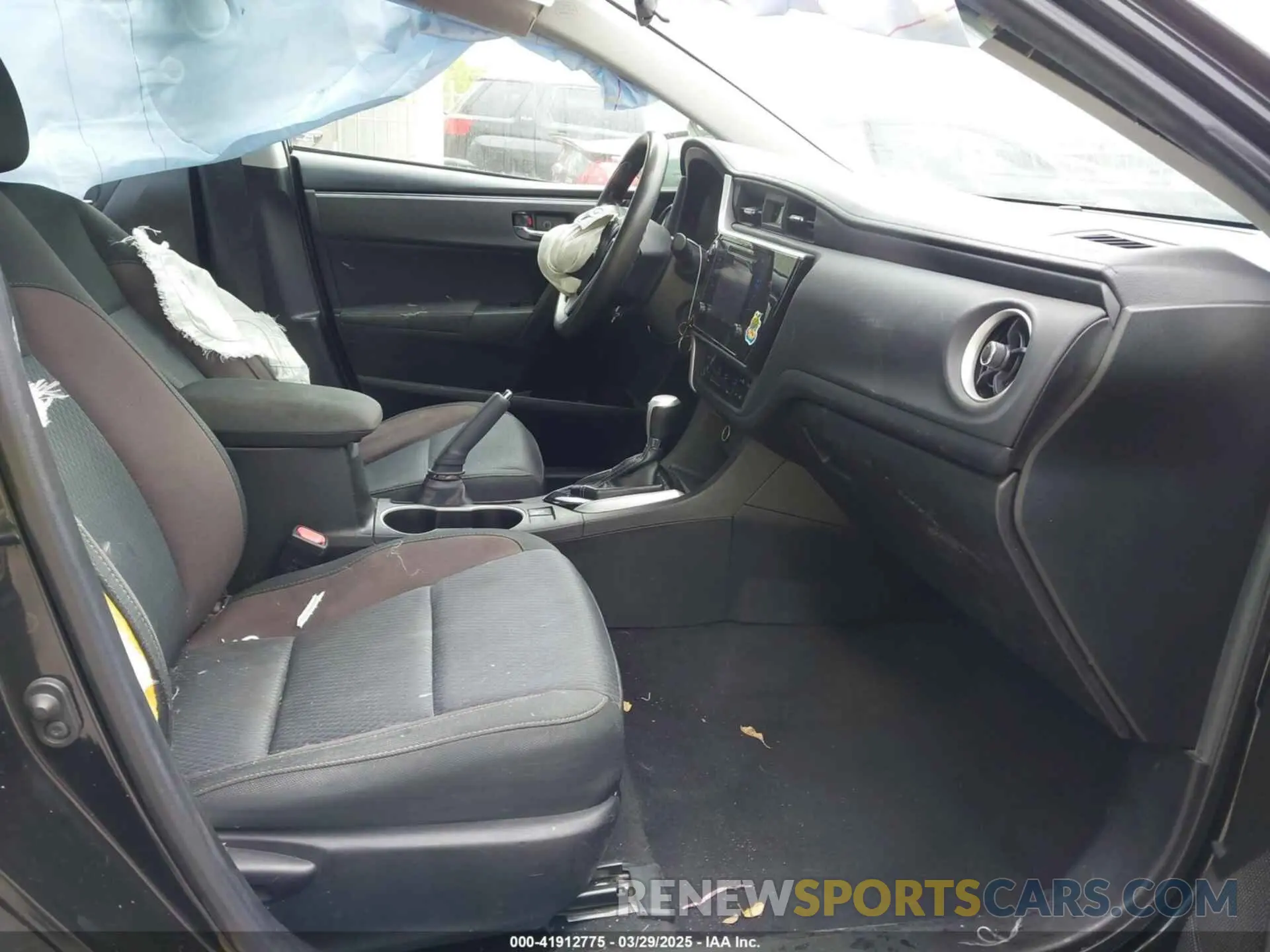 5 Photograph of a damaged car 5YFBURHE6KP936019 TOYOTA COROLLA 2019